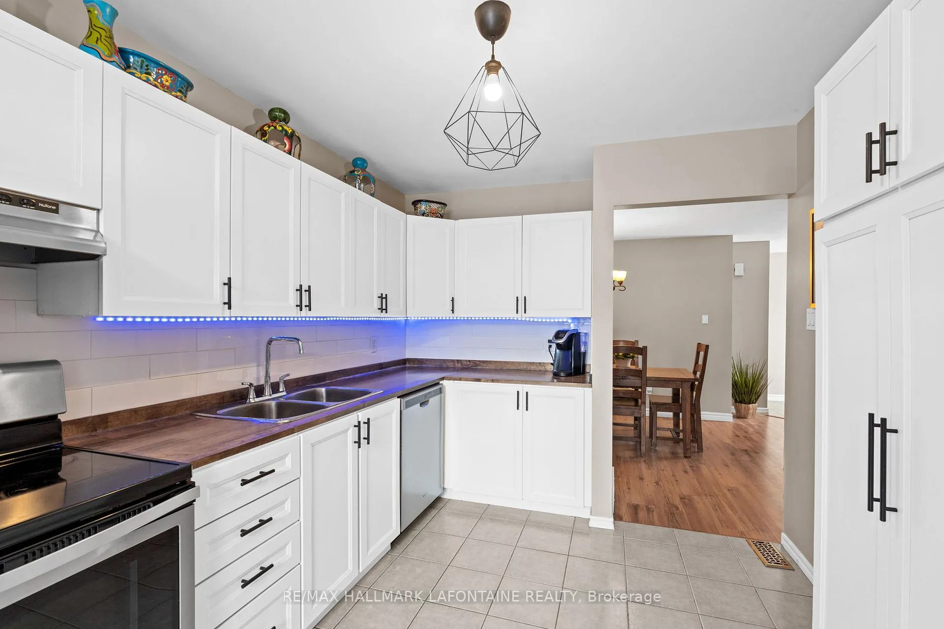 Photo 11 of 1802 Turnberry Road, Ottawa, Queenswood Heights South — HOMEH