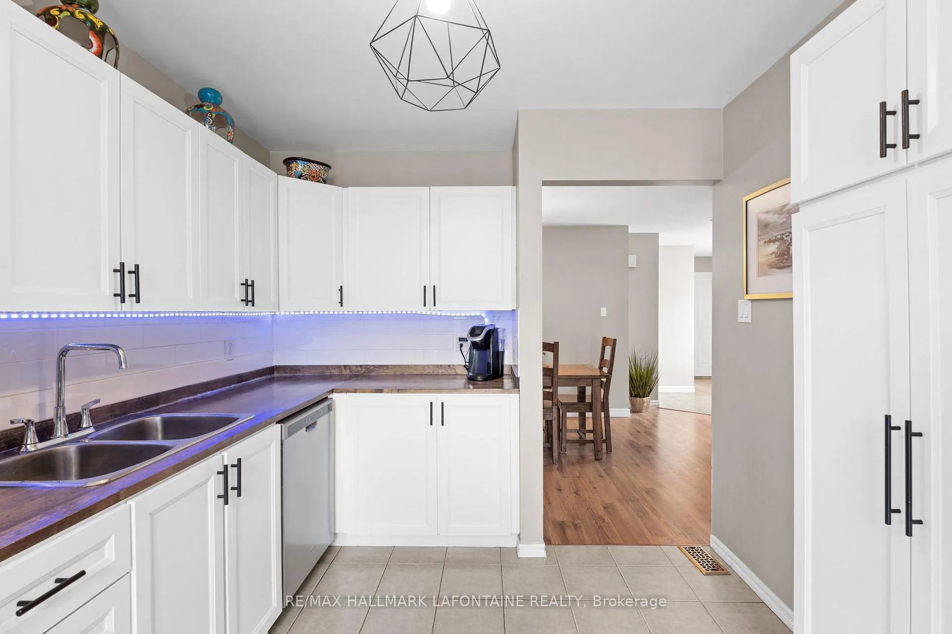 Photo 12 of 1802 Turnberry Road, Ottawa, Queenswood Heights South — HOMEH