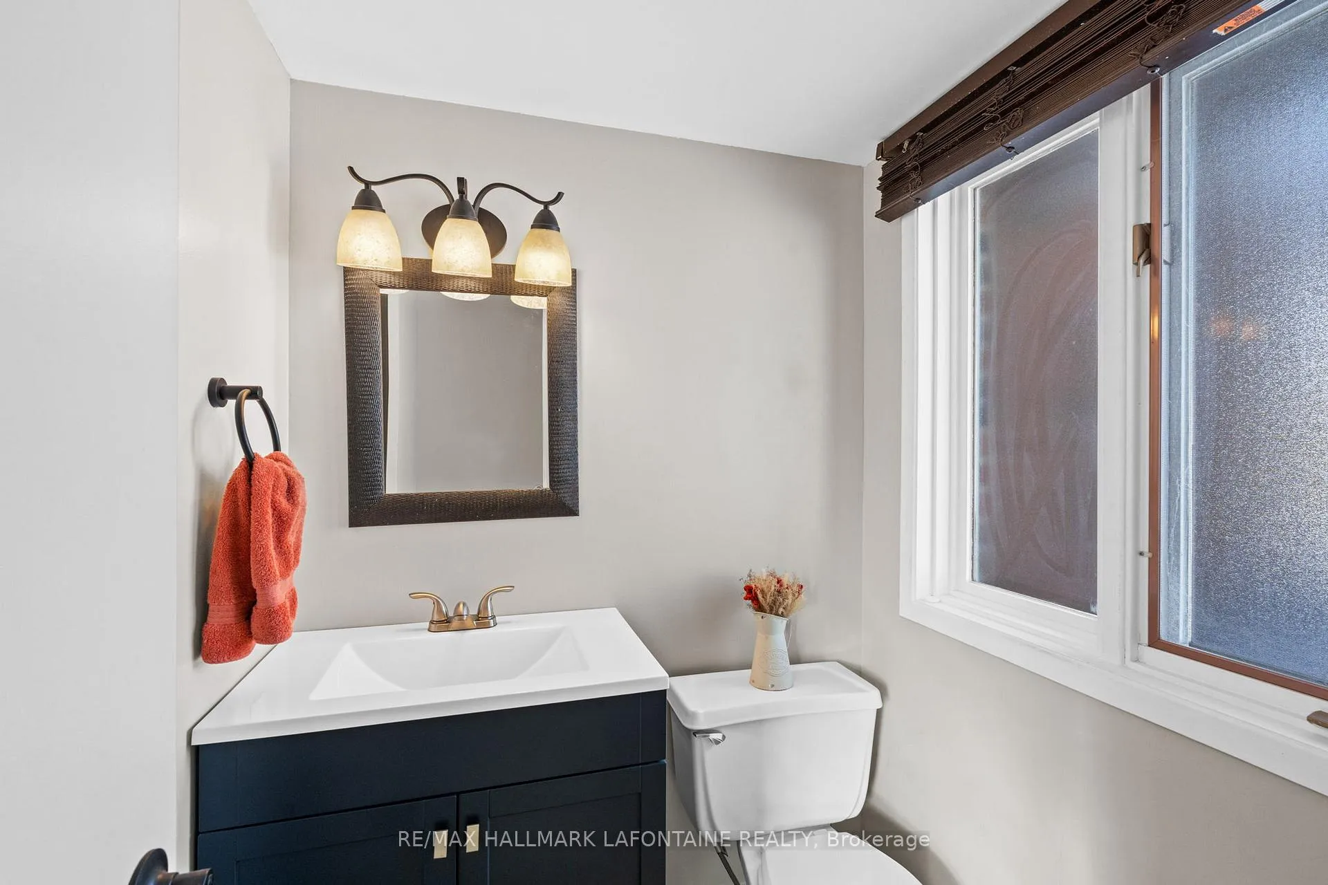 Photo 13 of 1802 Turnberry Road, Ottawa, Queenswood Heights South — HOMEH