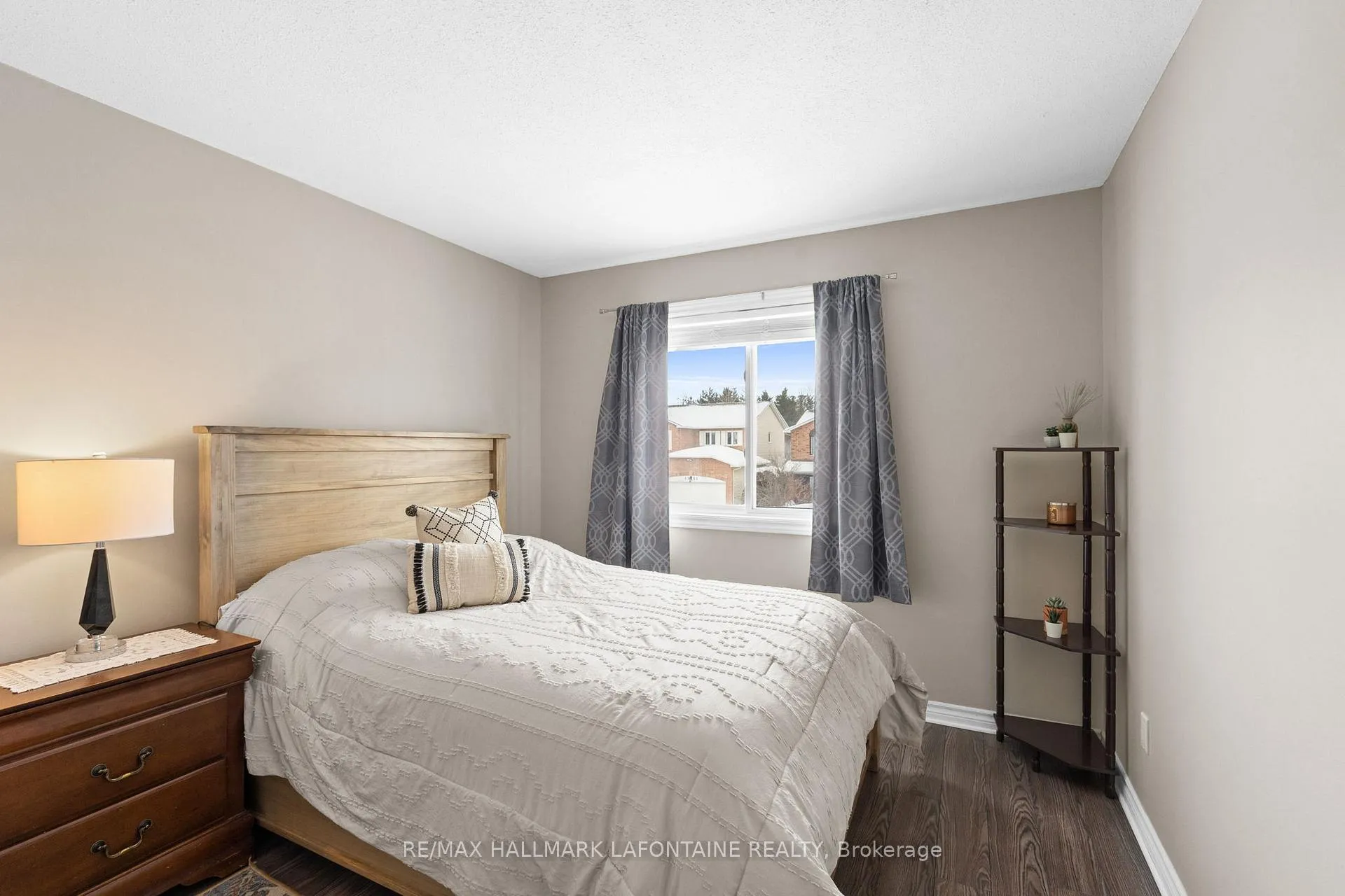 Photo 18 of 1802 Turnberry Road, Ottawa, Queenswood Heights South — HOMEH