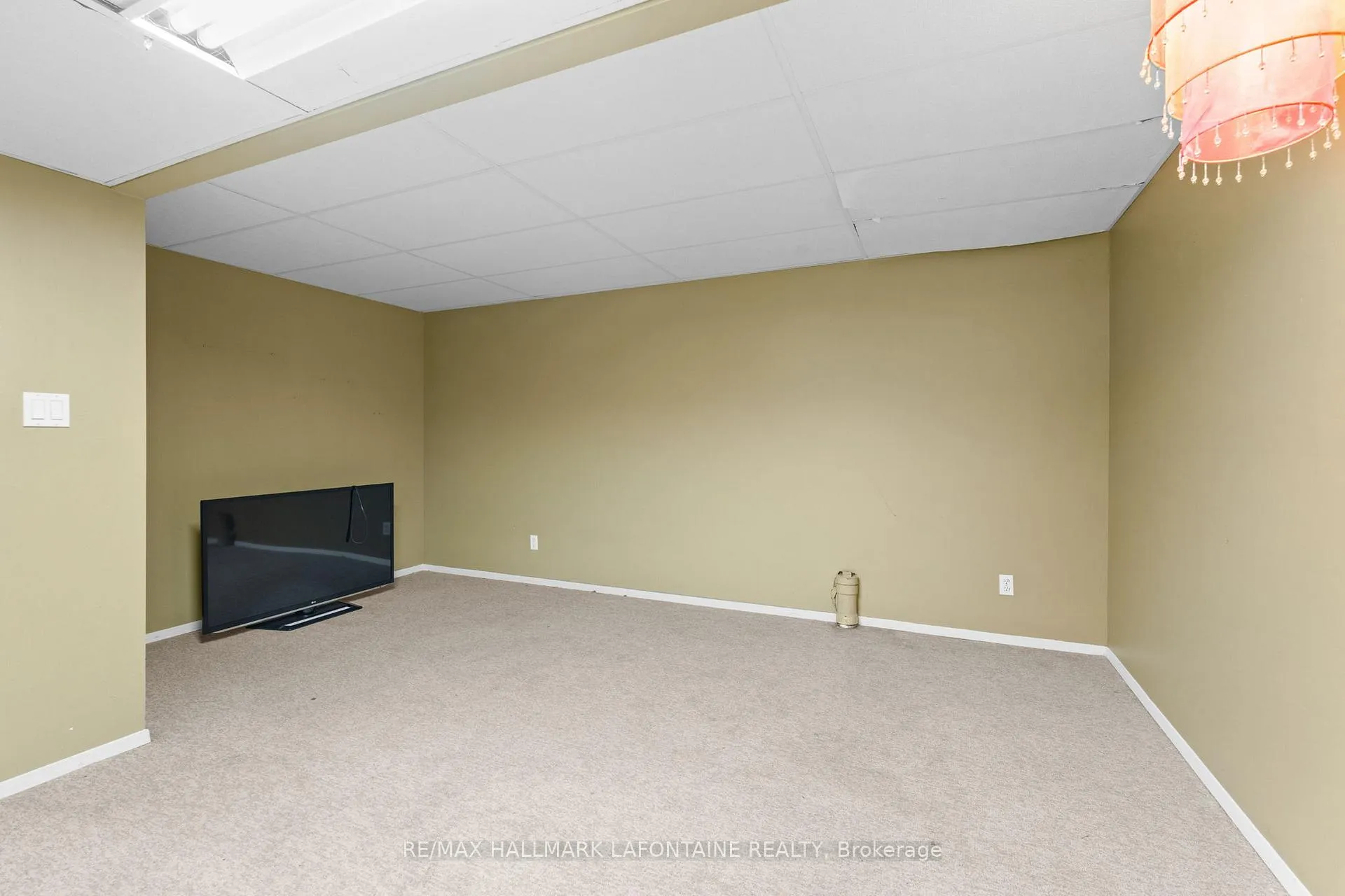 Photo 25 of 1802 Turnberry Road, Ottawa, Queenswood Heights South — HOMEH