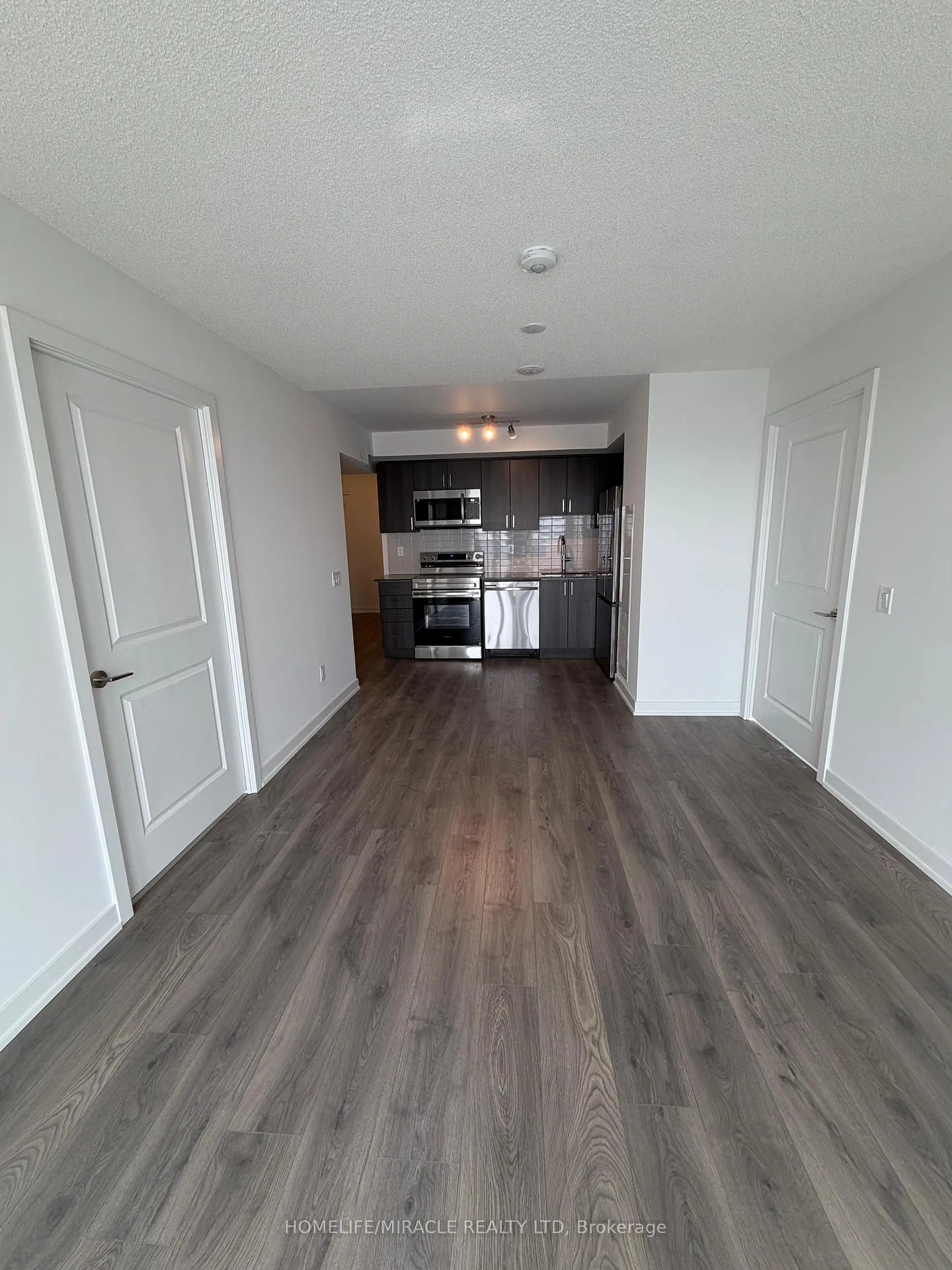 Photo 2 of Unit 1805, 1010 Sandy Beach Road, Pickering, Bay Ridges — HOMEH