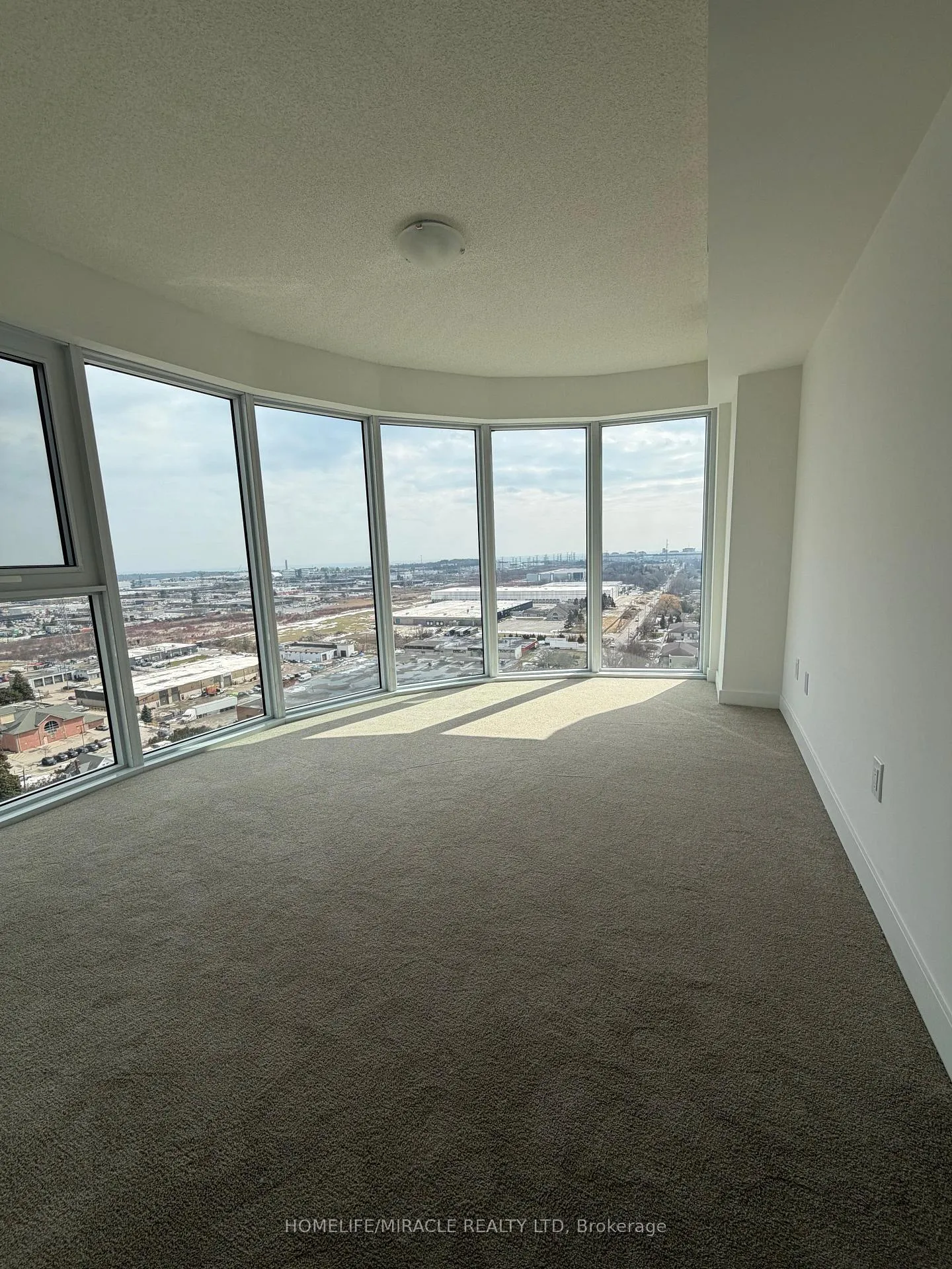Photo 7 of Unit 1805, 1010 Sandy Beach Road, Pickering, Bay Ridges — HOMEH