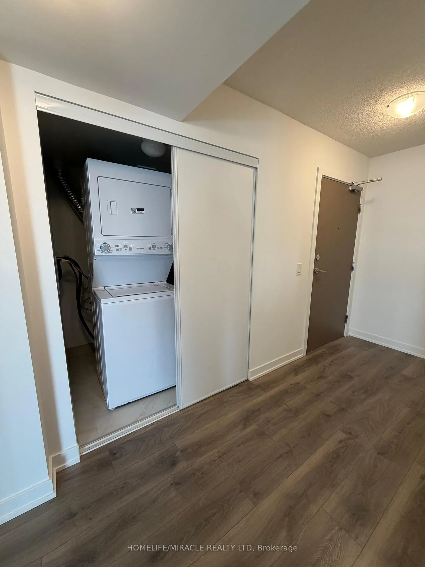 Photo 10 of Unit 1805, 1010 Sandy Beach Road, Pickering, Bay Ridges — HOMEH