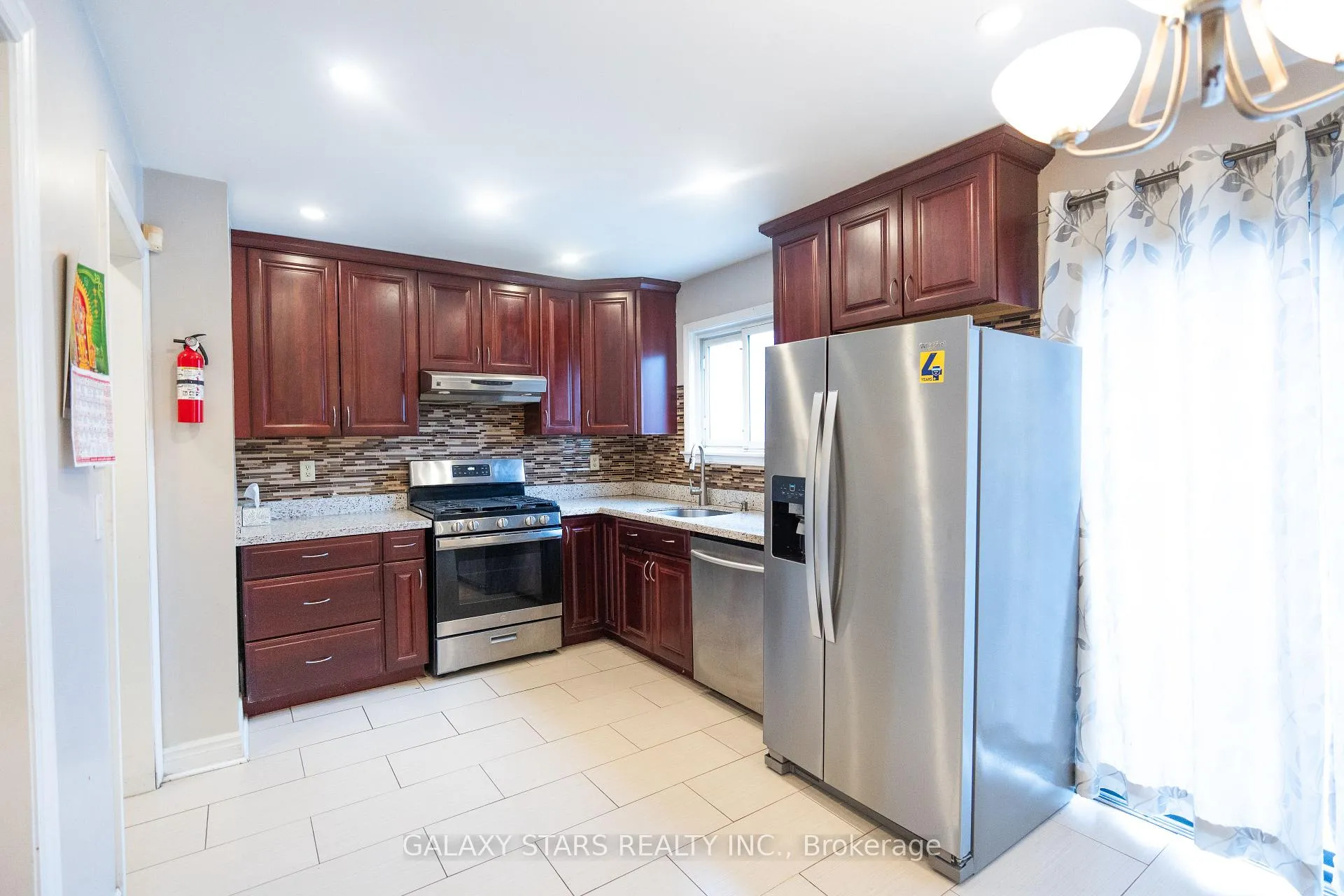 Photo 4 of Unit Main & 2nd Flr, 82 Jaffray Road, Markham, Milliken Mills East — HOMEH
