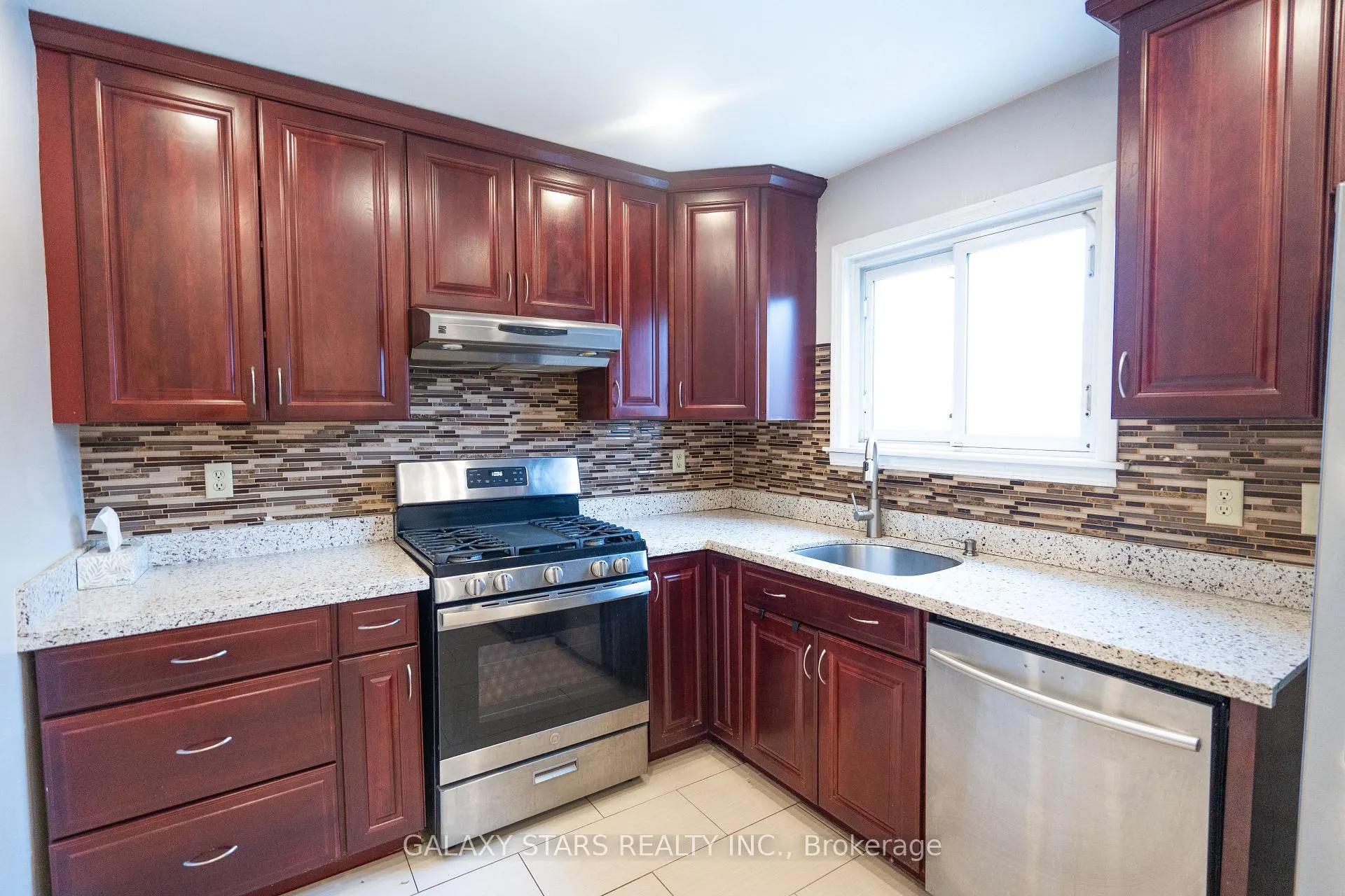 Photo 5 of Unit Main & 2nd Flr, 82 Jaffray Road, Markham, Milliken Mills East — HOMEH