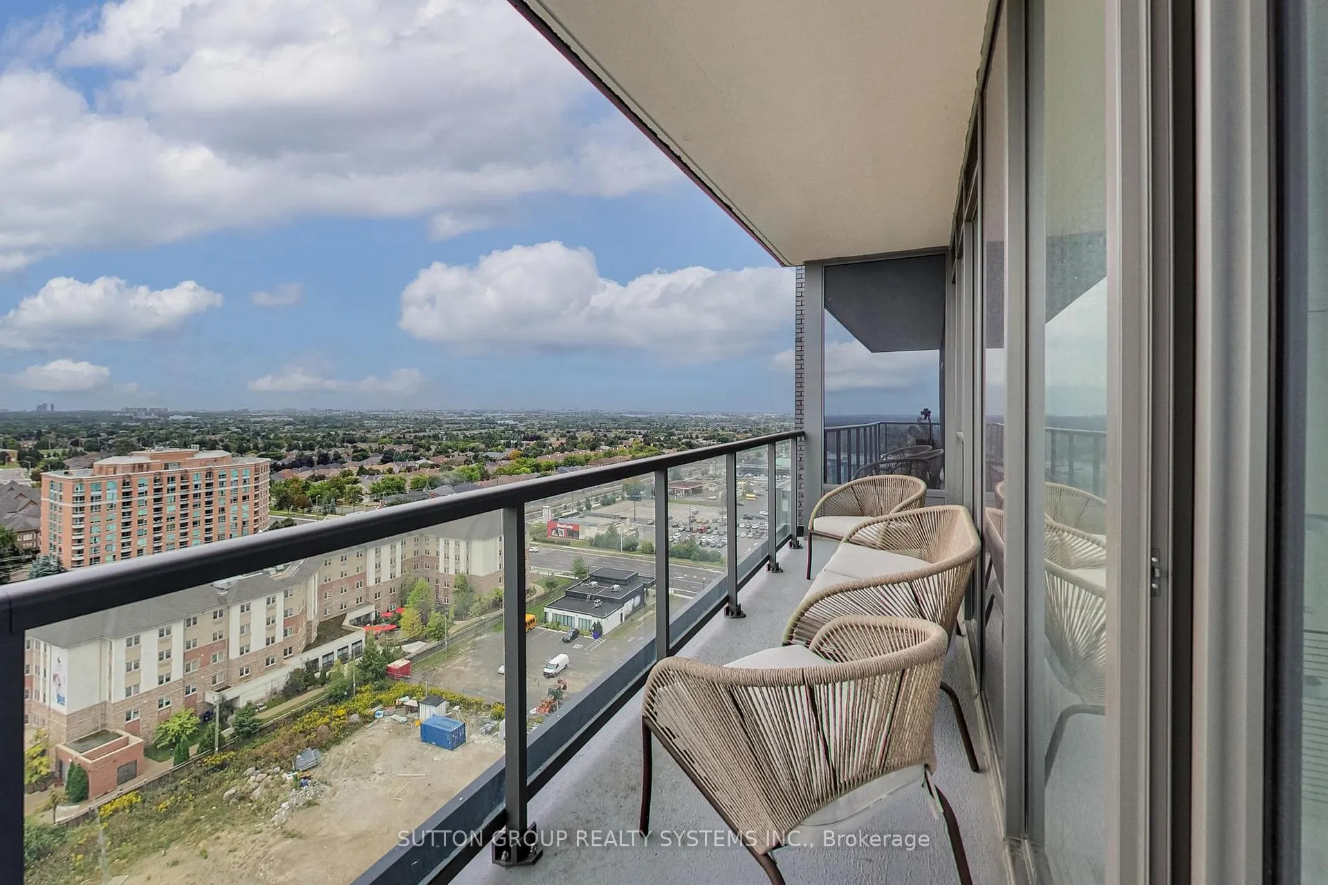 Photo 18 of Unit 1503, 20 Gatineau Drive, Vaughan, Beverley Glen — HOMEH