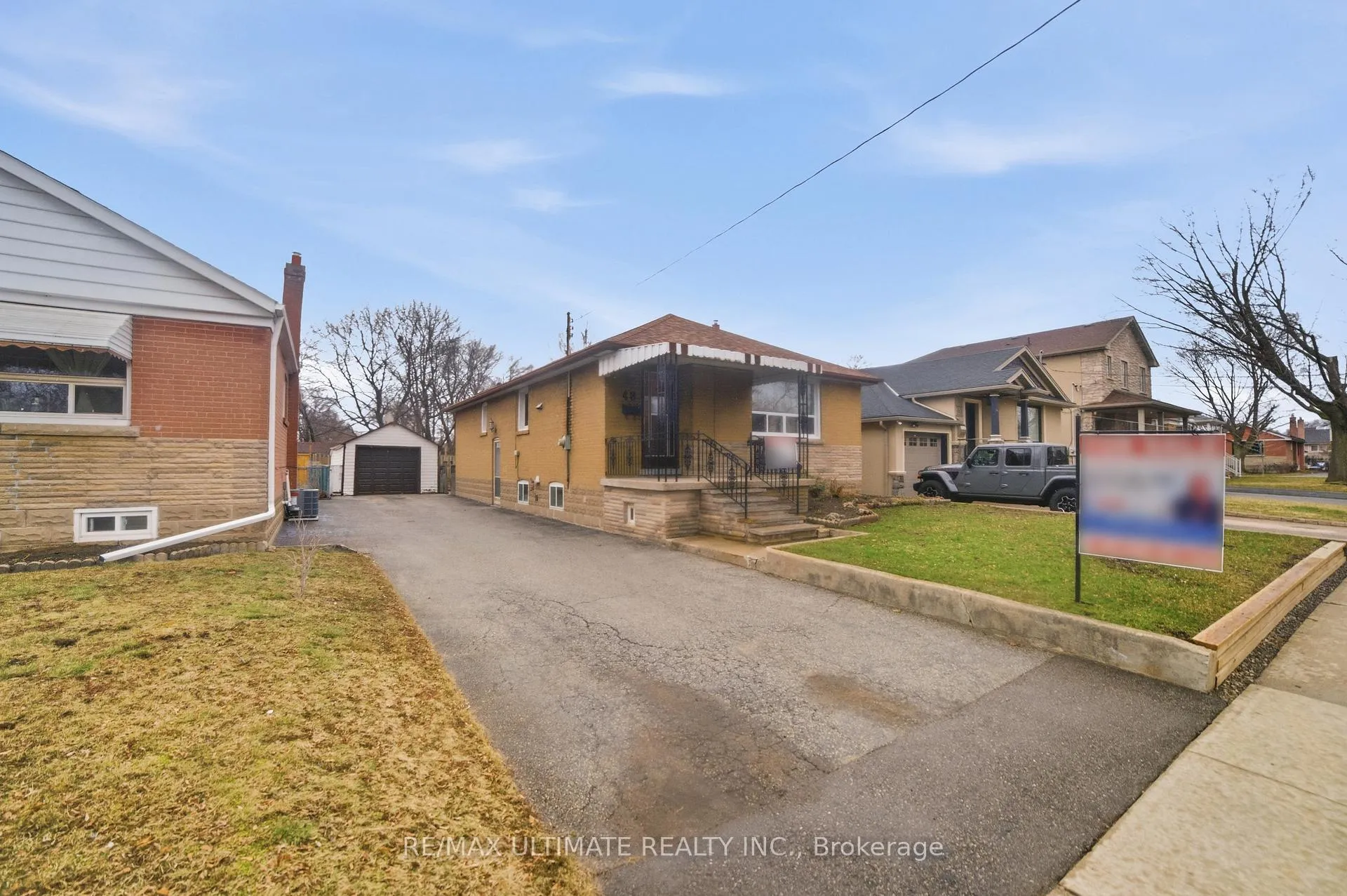 Photo 1 of 48 Savona Drive, Etobicoke, Alderwood — HOMEH