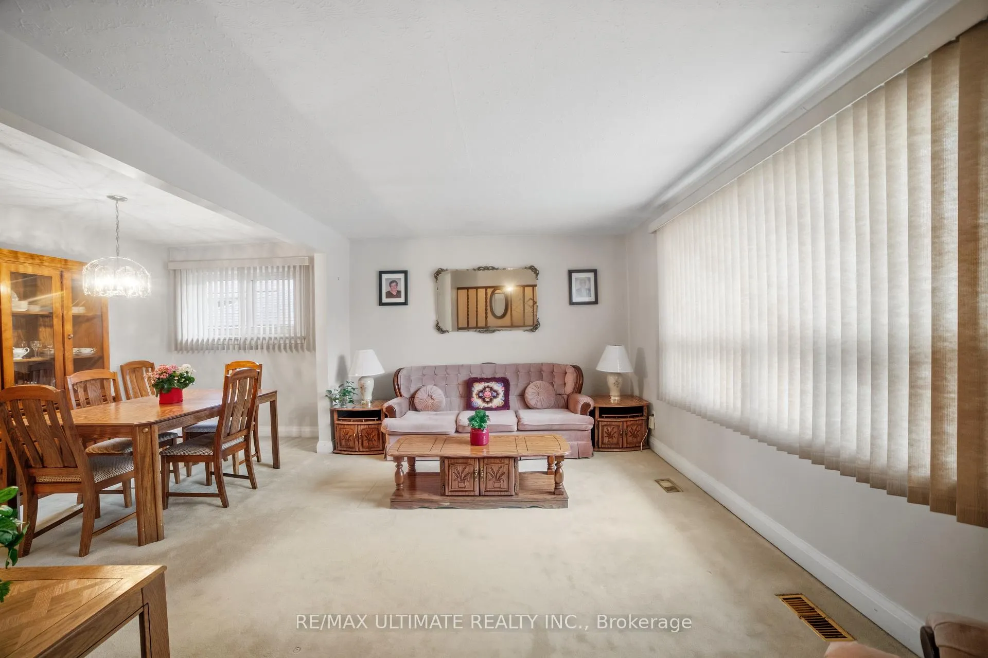 Photo 6 of 48 Savona Drive, Etobicoke, Alderwood — HOMEH