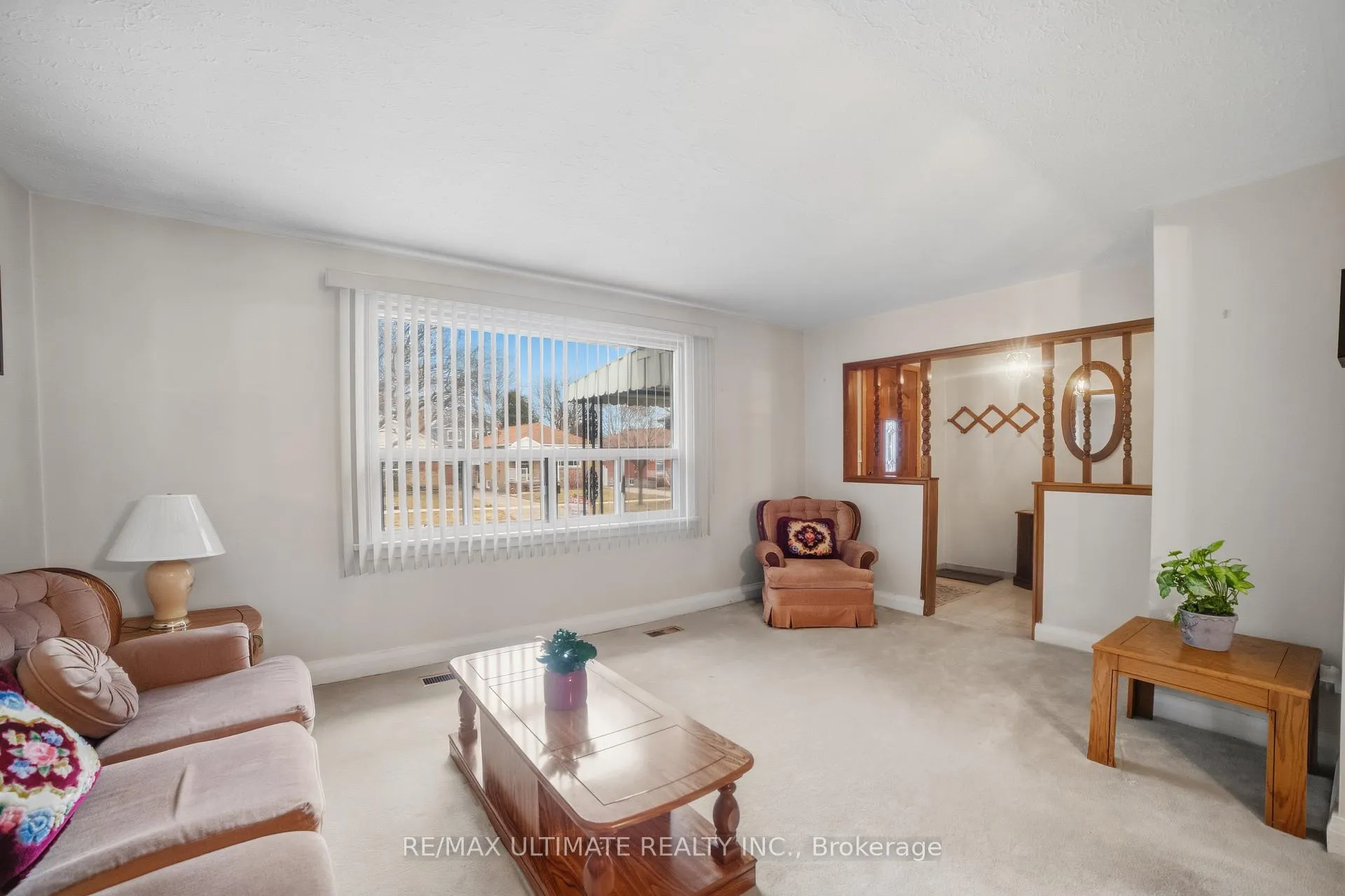 Photo 8 of 48 Savona Drive, Etobicoke, Alderwood — HOMEH