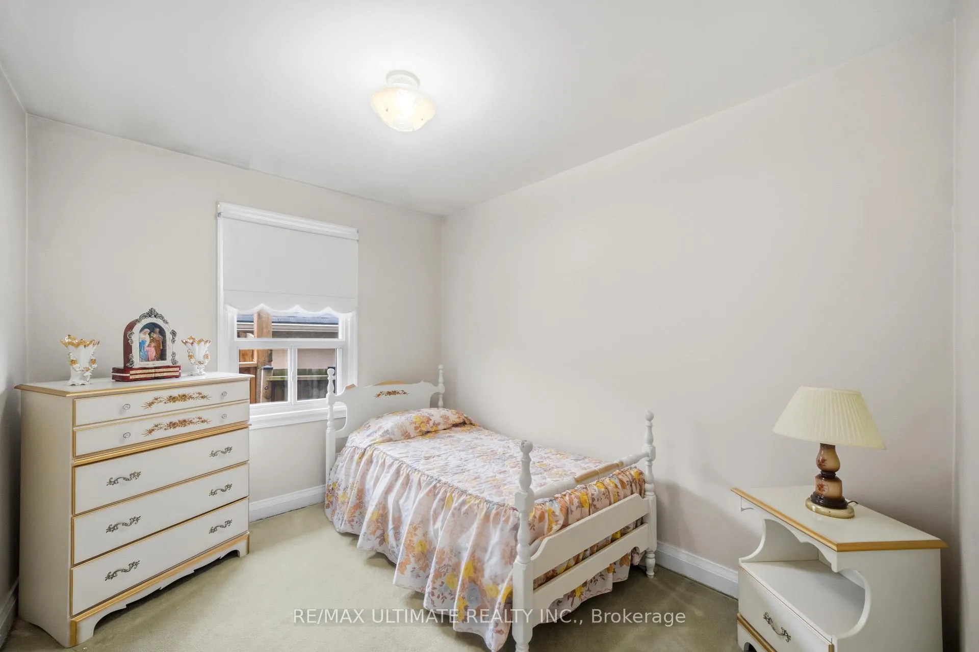 Photo 13 of 48 Savona Drive, Etobicoke, Alderwood — HOMEH