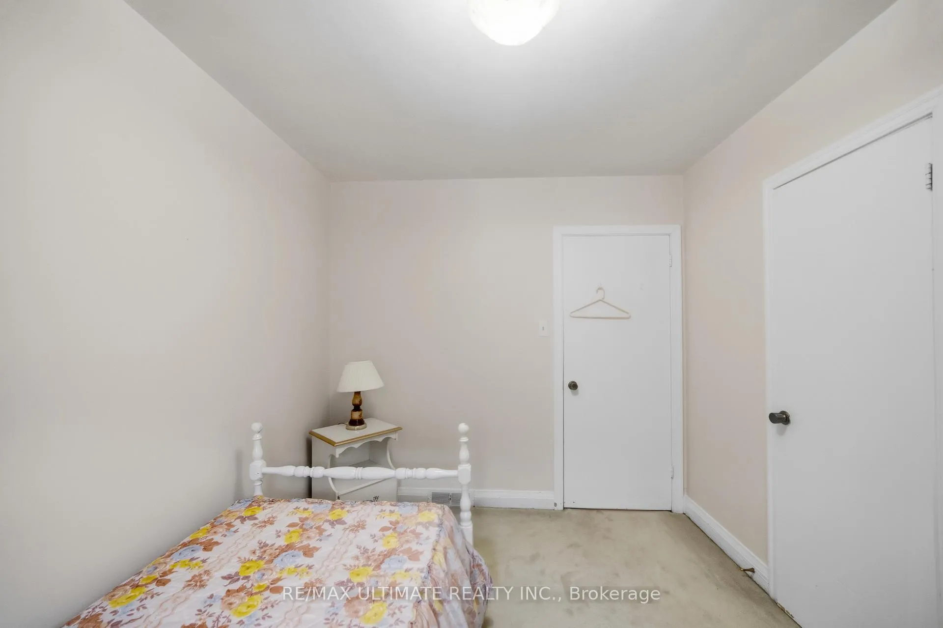 Photo 14 of 48 Savona Drive, Etobicoke, Alderwood — HOMEH