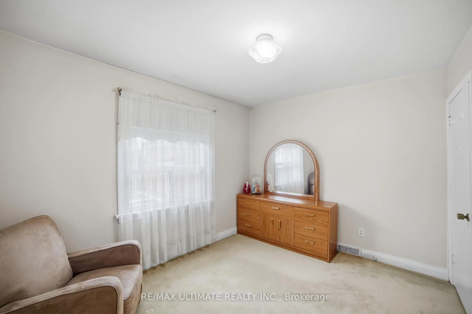 Photo 15 of 48 Savona Drive, Etobicoke, Alderwood — HOMEH