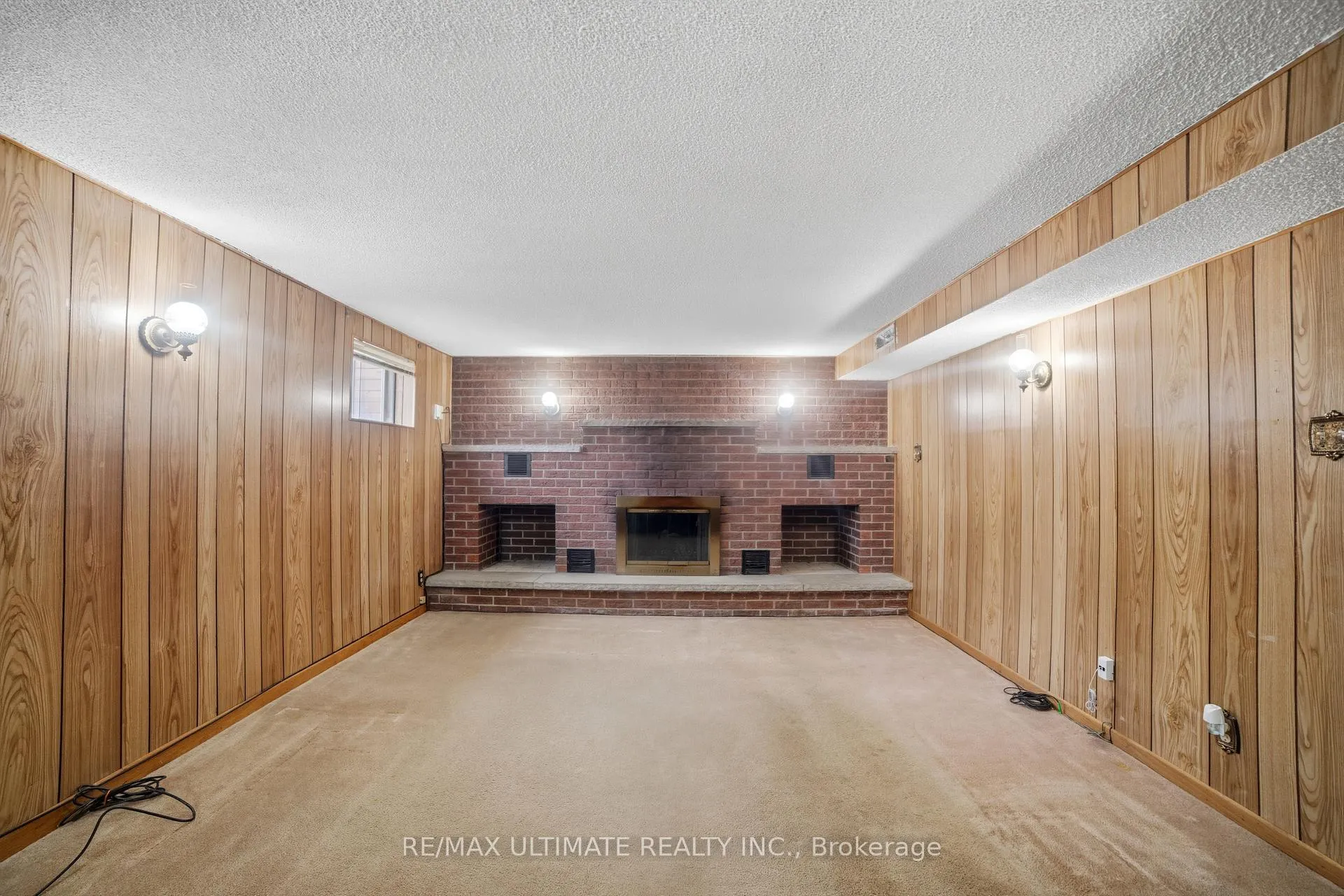 Photo 24 of 48 Savona Drive, Etobicoke, Alderwood — HOMEH