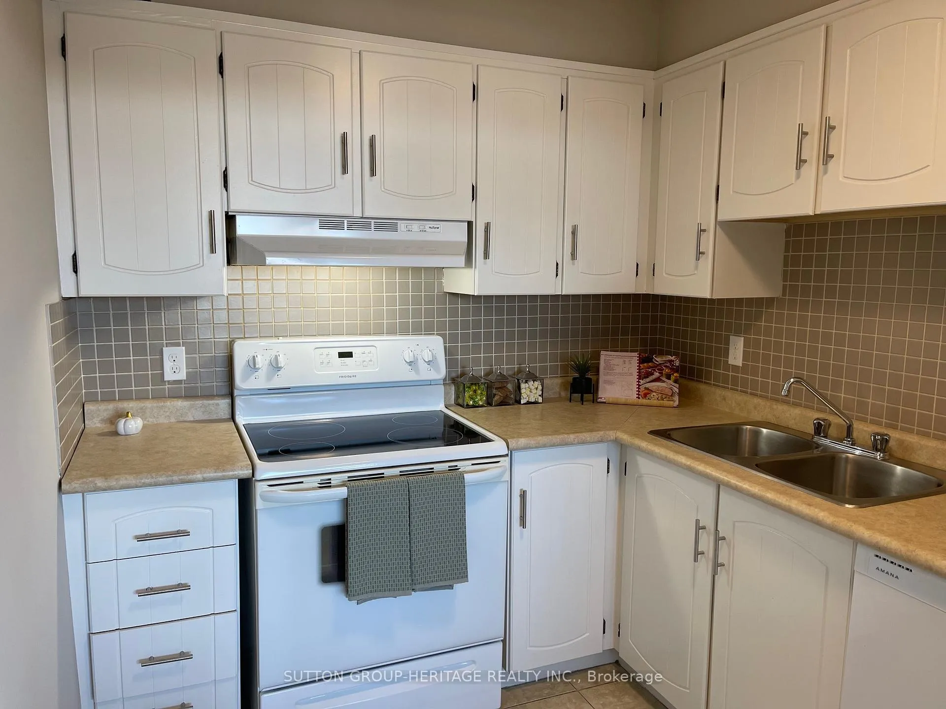 Photo 13 of Unit 912, 55 William Street E, Oshawa, O'Neill — HOMEH