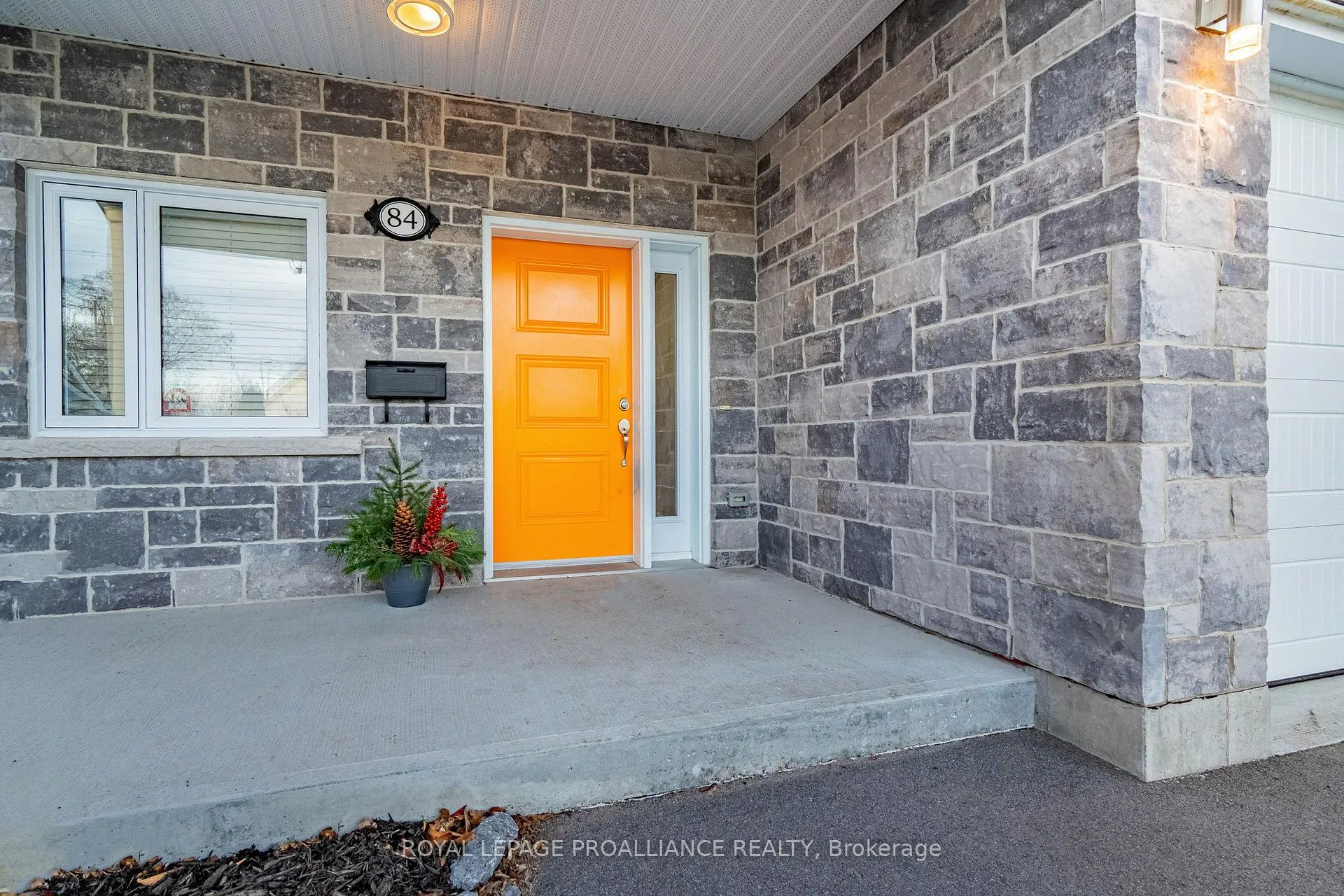 Photo 2 of 84 George Street, Belleville, Belleville Ward — HOMEH