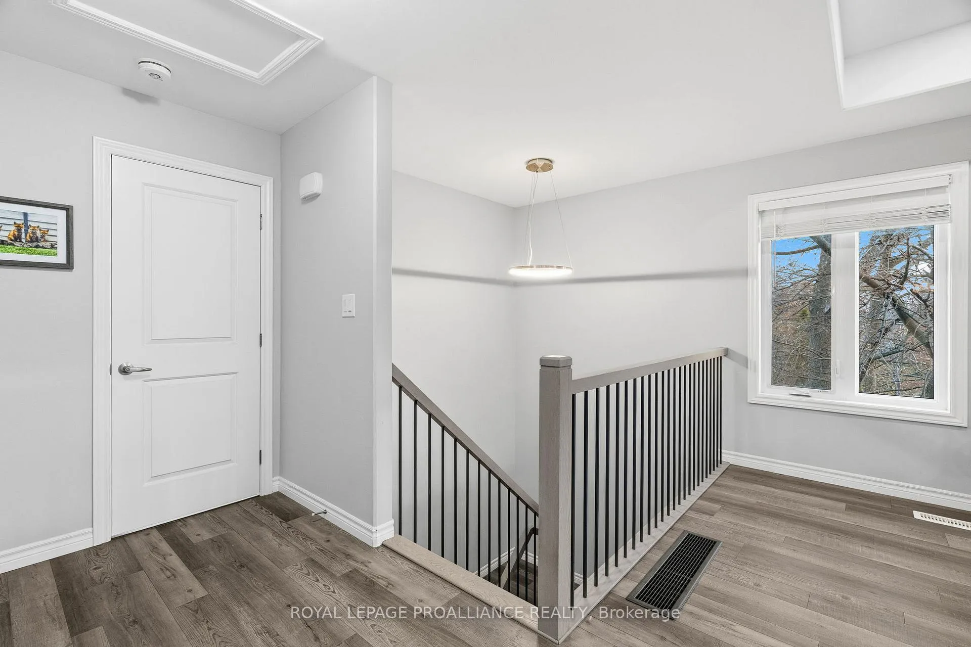Photo 10 of 84 George Street, Belleville, Belleville Ward — HOMEH