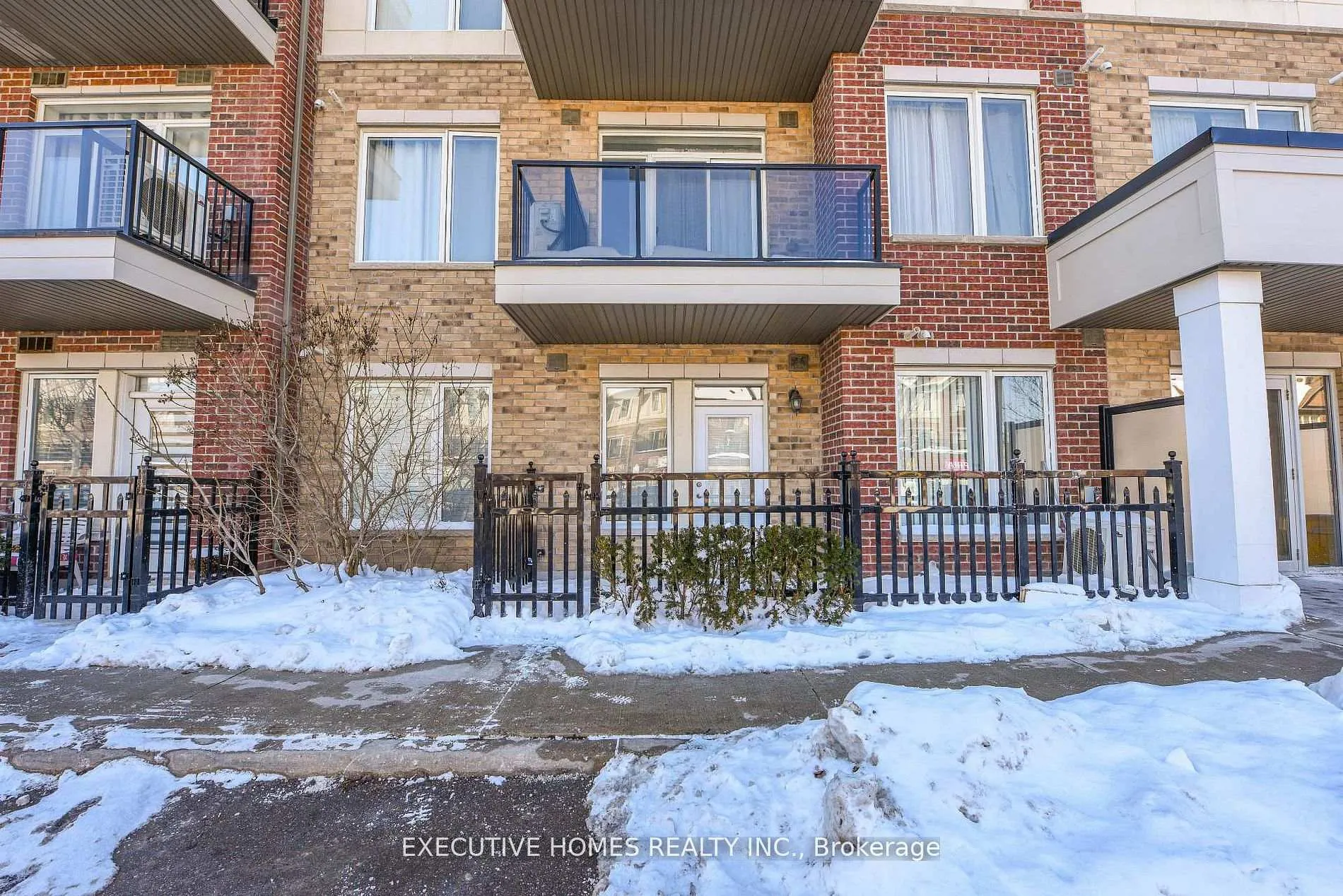 Photo 4 of Unit 101, 54 Sky Harbour Drive, Brampton, Bram West — HOMEH