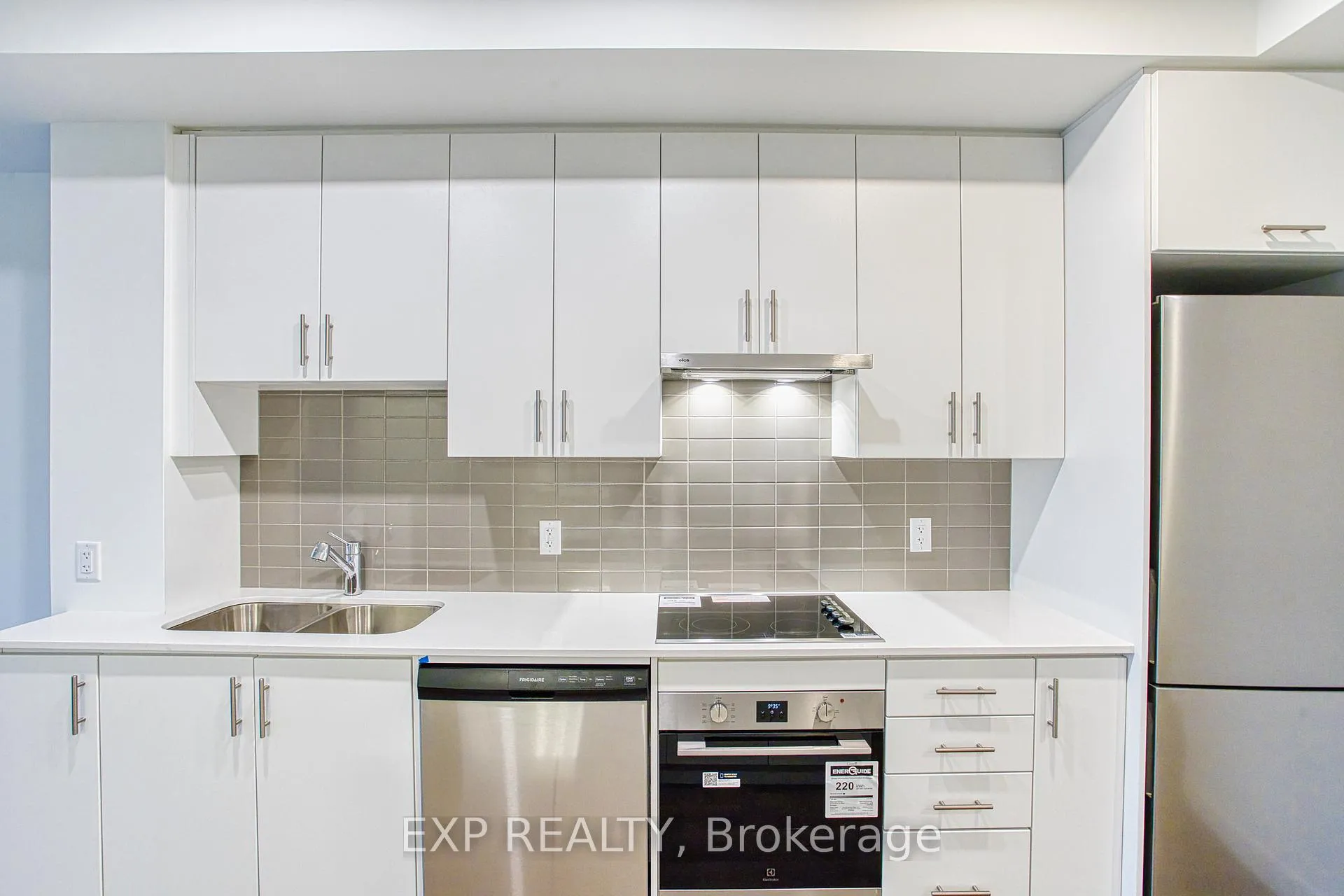Photo 7 of Unit 711, 461 Green Road, Hamilton, Lakeshore — HOMEH