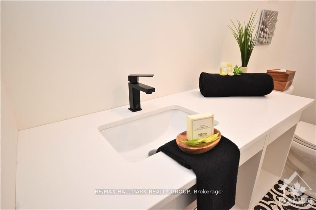 Photo 11 of Unit 1, 368 Chapel Street, Ottawa, Sandy Hill — HOMEH