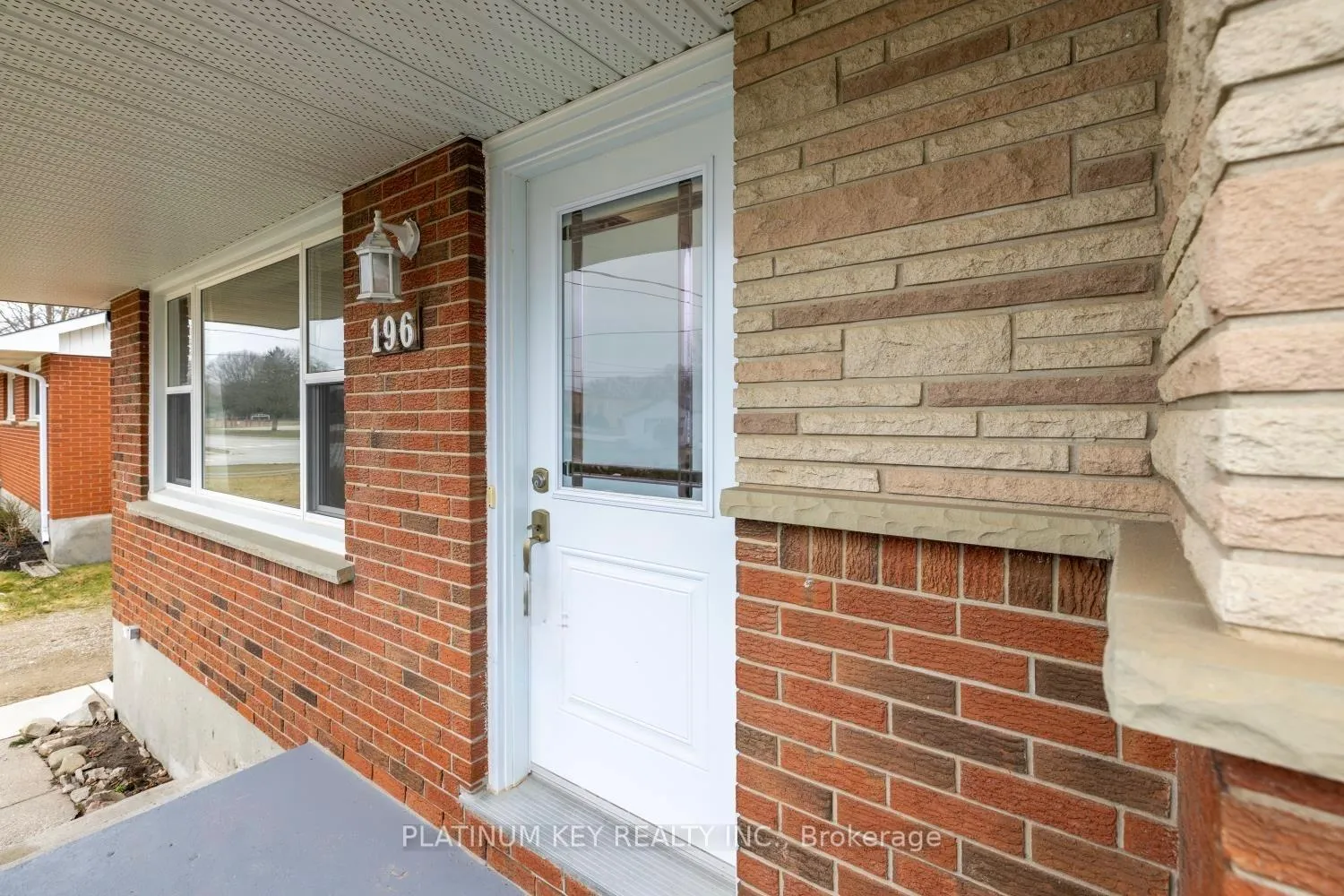 Photo 3 of 196 Mckellar Street, Strathroy-Caradoc, SW — HOMEH