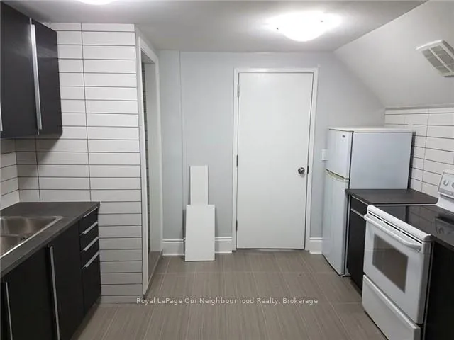 Photo 6 of Unit Unit 2 (2nd Floor), 290 Eulalie Avenue, Oshawa, Central — HOMEH