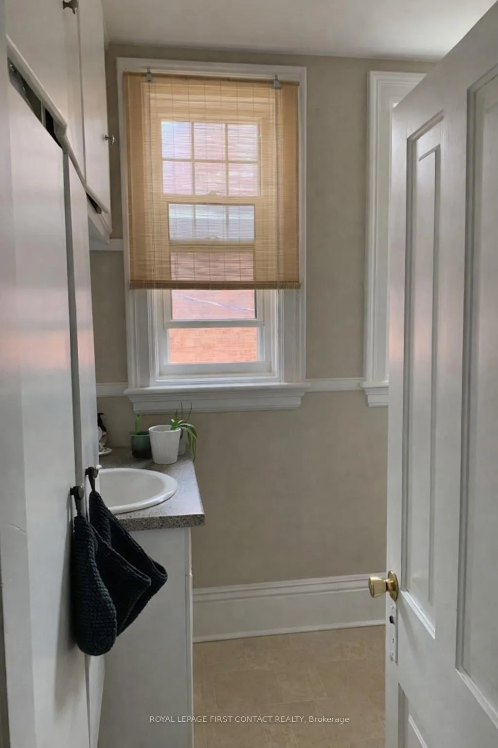 Photo 10 of Unit 1, 9 Poyntz Street, Barrie, City Centre — HOMEH