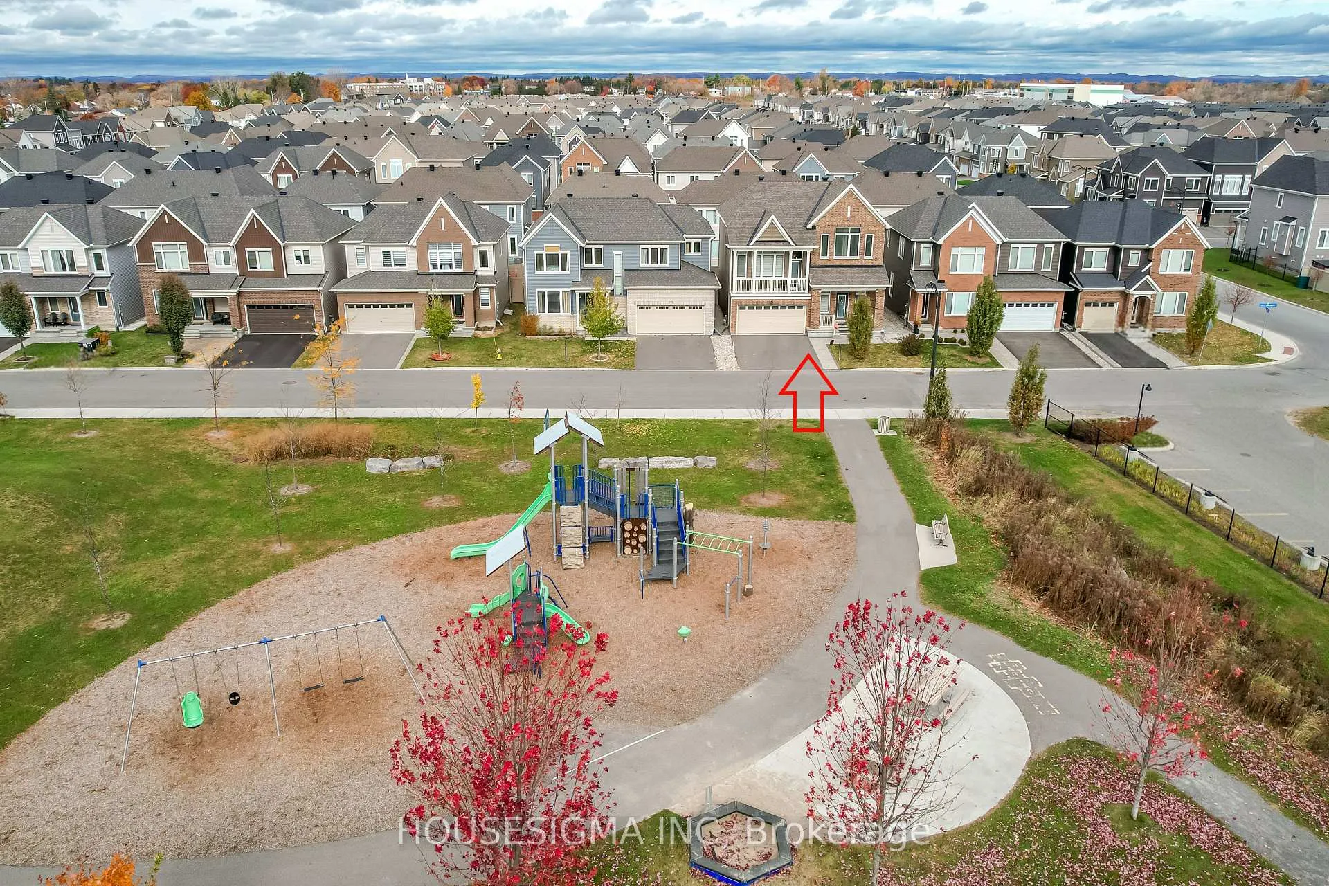 Photo 2 of 547 Ponthieu Circle, Ottawa, Chapel Hill South - Orleans Village — HOMEH
