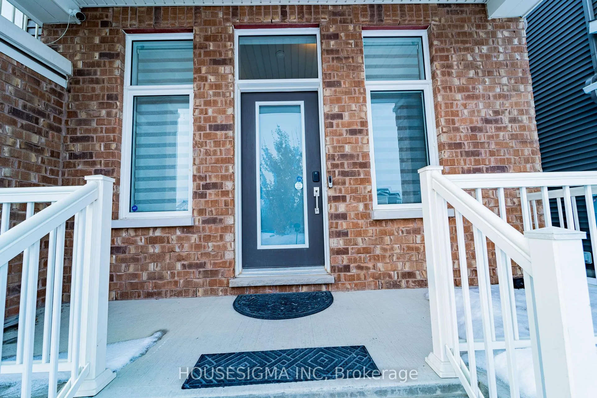 Photo 3 of 547 Ponthieu Circle, Ottawa, Chapel Hill South - Orleans Village — HOMEH
