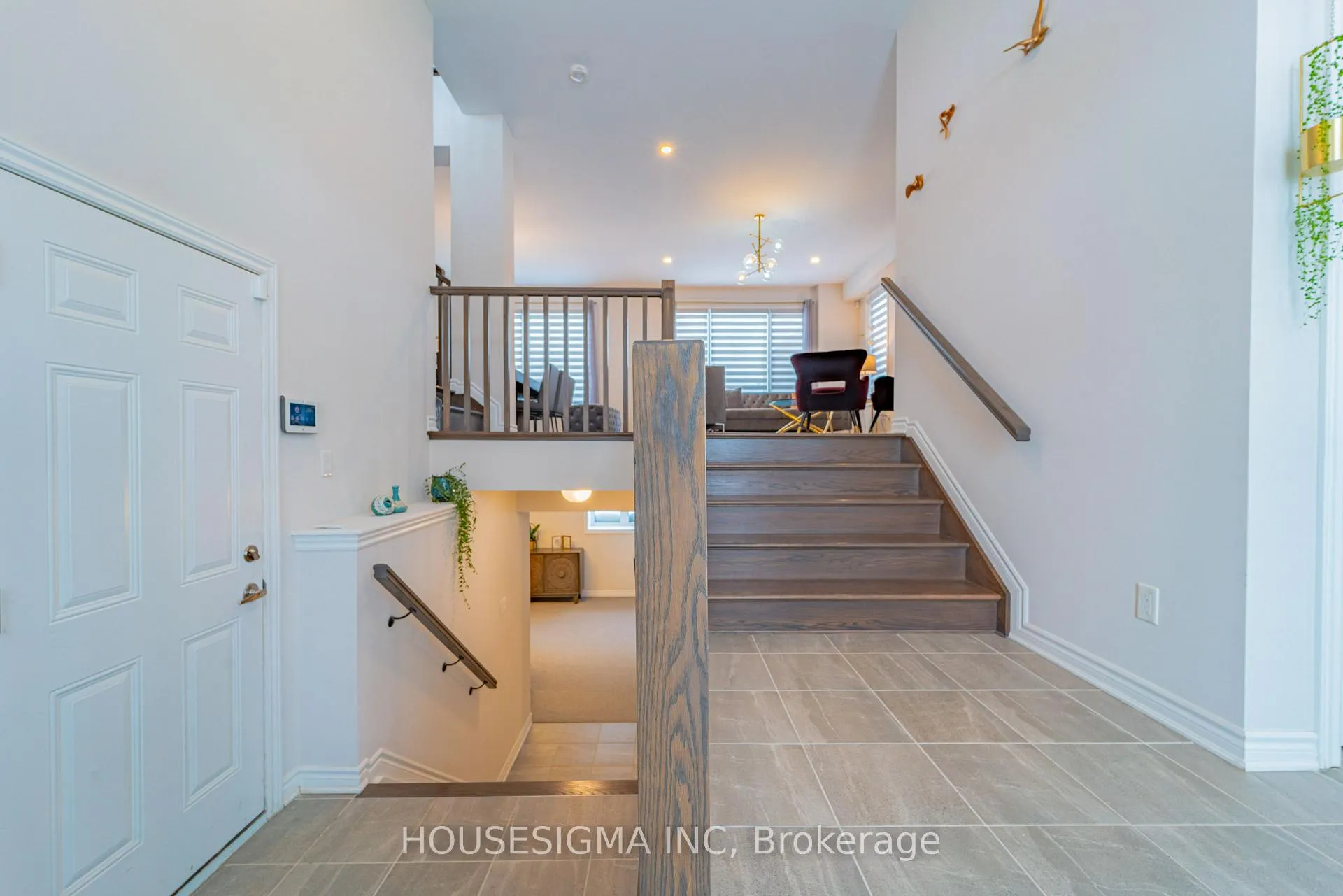 Photo 6 of 547 Ponthieu Circle, Ottawa, Chapel Hill South - Orleans Village — HOMEH
