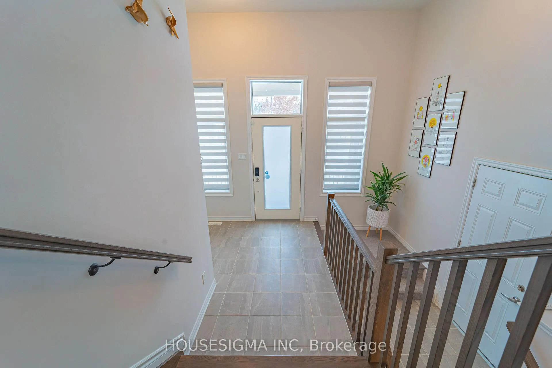 Photo 7 of 547 Ponthieu Circle, Ottawa, Chapel Hill South - Orleans Village — HOMEH