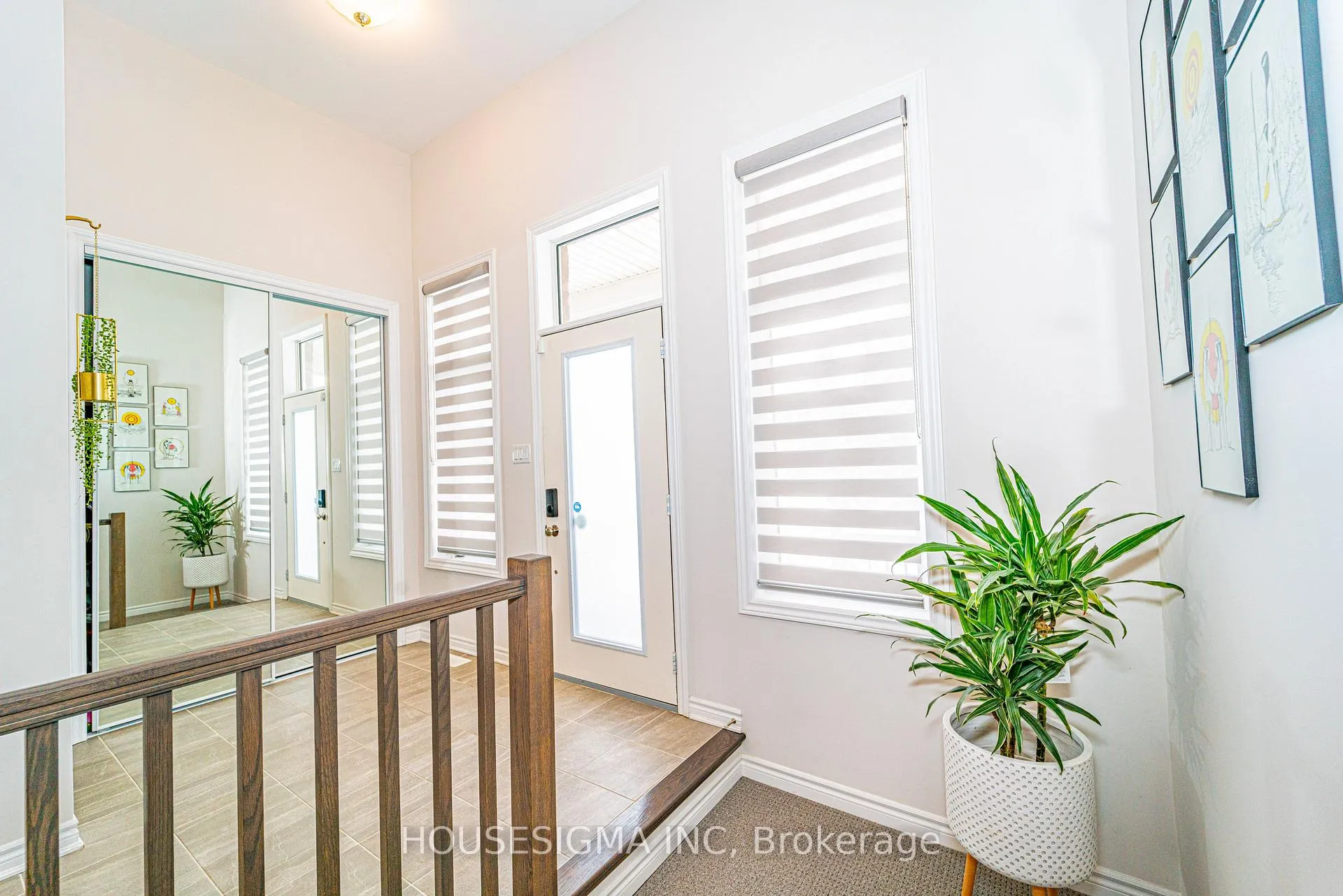 Photo 8 of 547 Ponthieu Circle, Ottawa, Chapel Hill South - Orleans Village — HOMEH