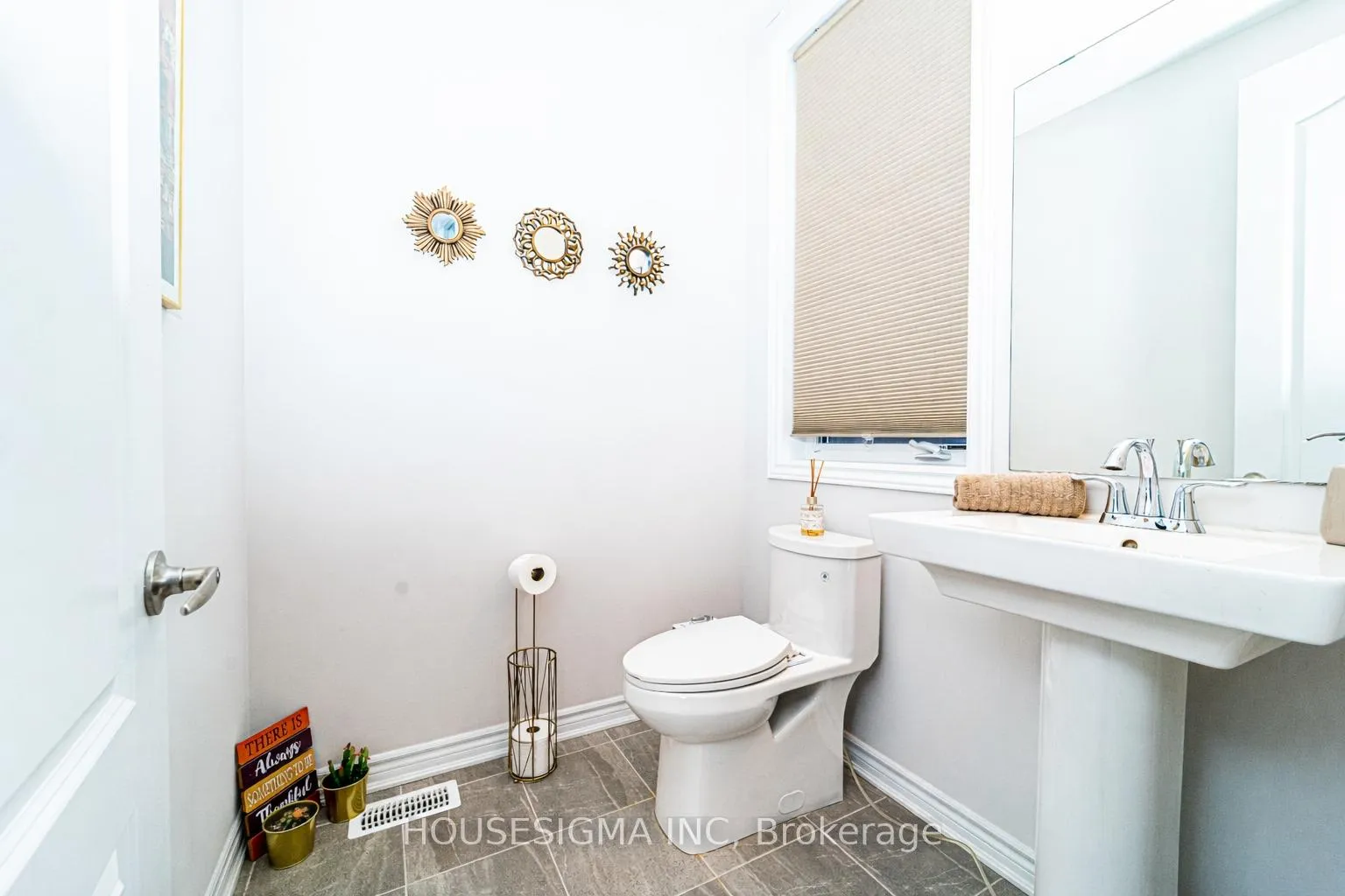 Photo 9 of 547 Ponthieu Circle, Ottawa, Chapel Hill South - Orleans Village — HOMEH