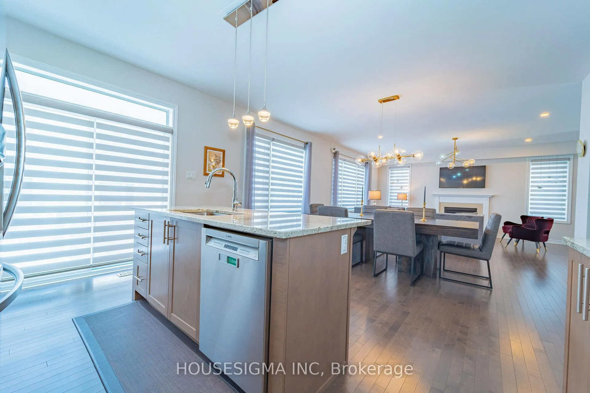 Photo 18 of 547 Ponthieu Circle, Ottawa, Chapel Hill South - Orleans Village — HOMEH