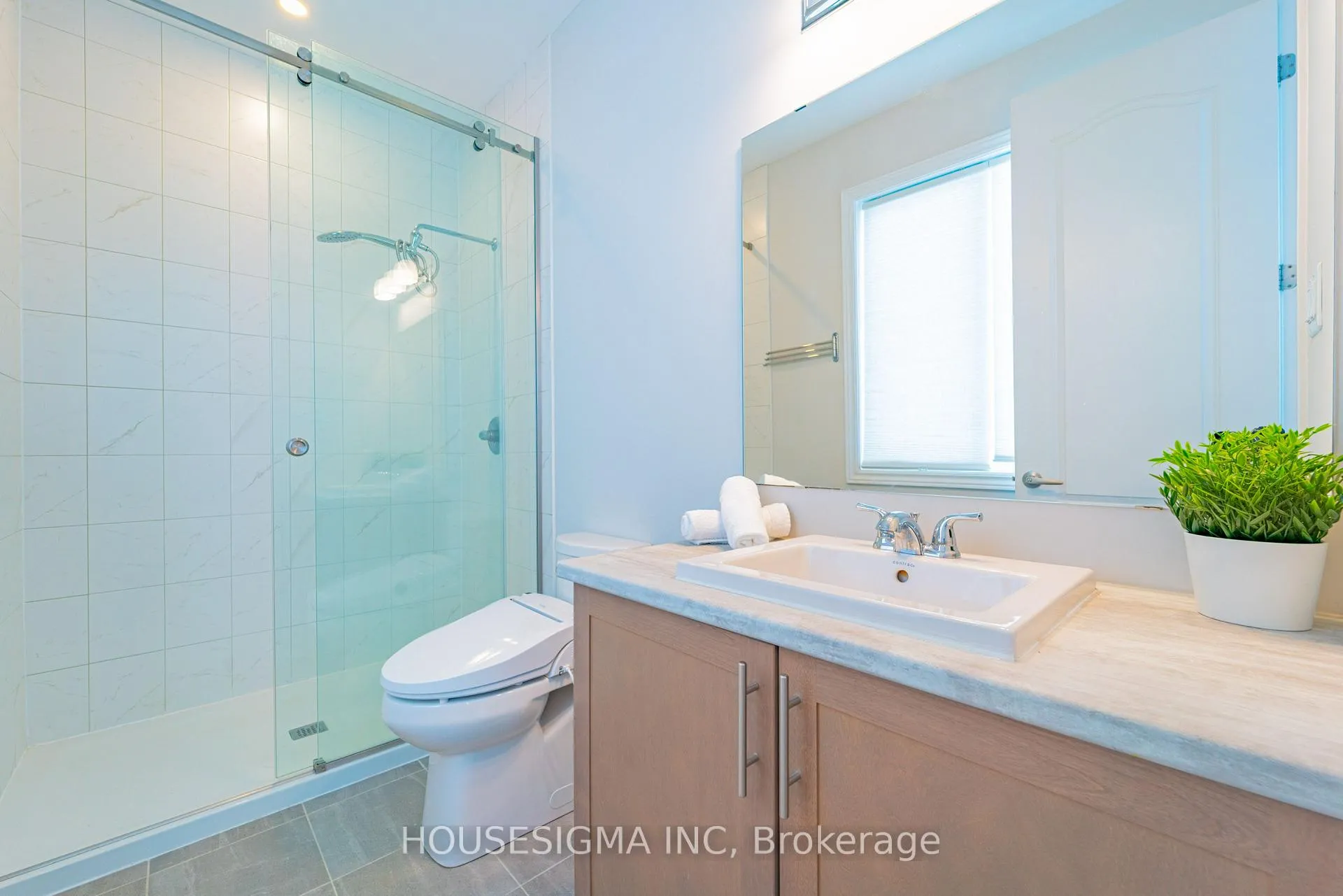 Photo 24 of 547 Ponthieu Circle, Ottawa, Chapel Hill South - Orleans Village — HOMEH