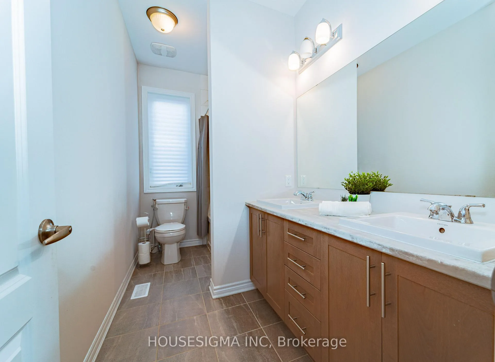 Photo 29 of 547 Ponthieu Circle, Ottawa, Chapel Hill South - Orleans Village — HOMEH