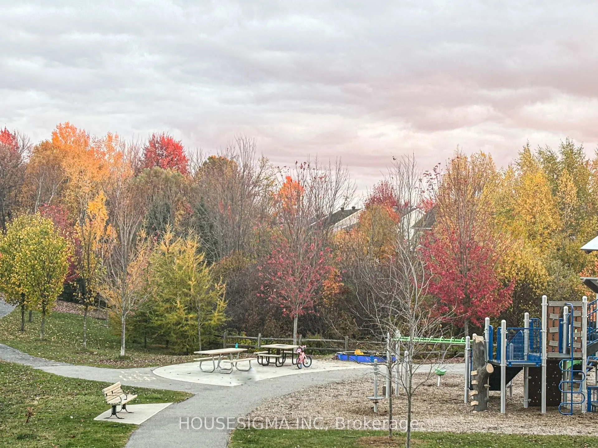 Photo 45 of 547 Ponthieu Circle, Ottawa, Chapel Hill South - Orleans Village — HOMEH