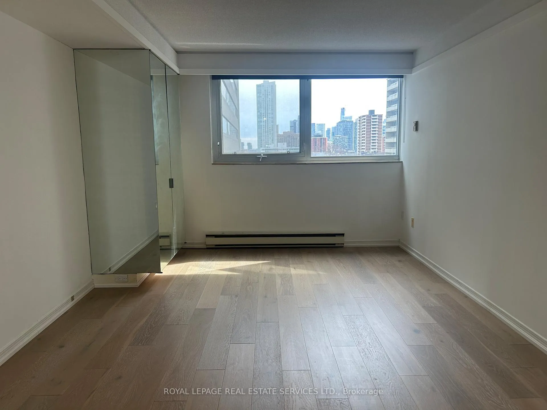 Photo 19 of Unit 901, 360 Bloor Street E, Toronto, Rosedale-Moore Park — HOMEH
