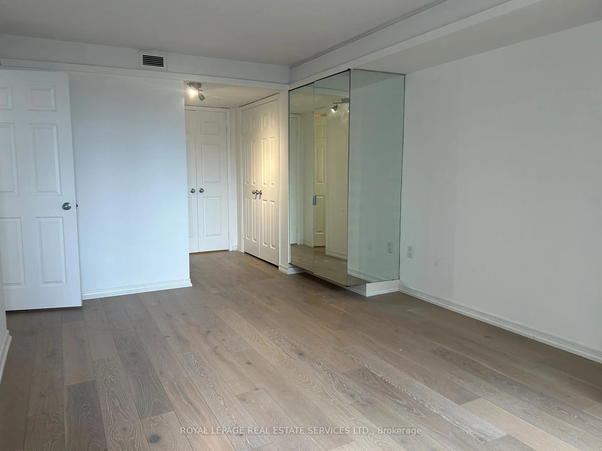 Photo 20 of Unit 901, 360 Bloor Street E, Toronto, Rosedale-Moore Park — HOMEH
