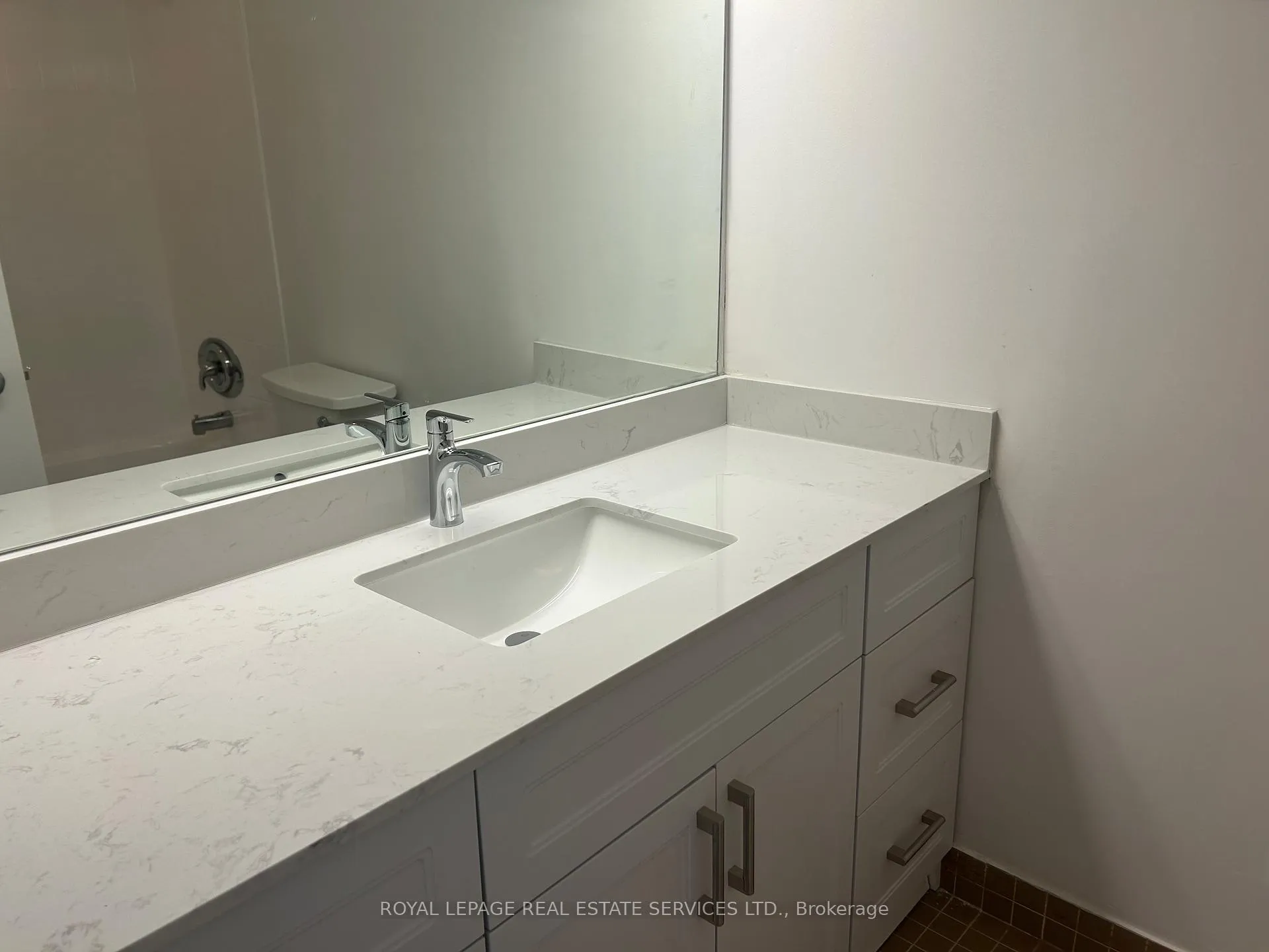 Photo 22 of Unit 901, 360 Bloor Street E, Toronto, Rosedale-Moore Park — HOMEH