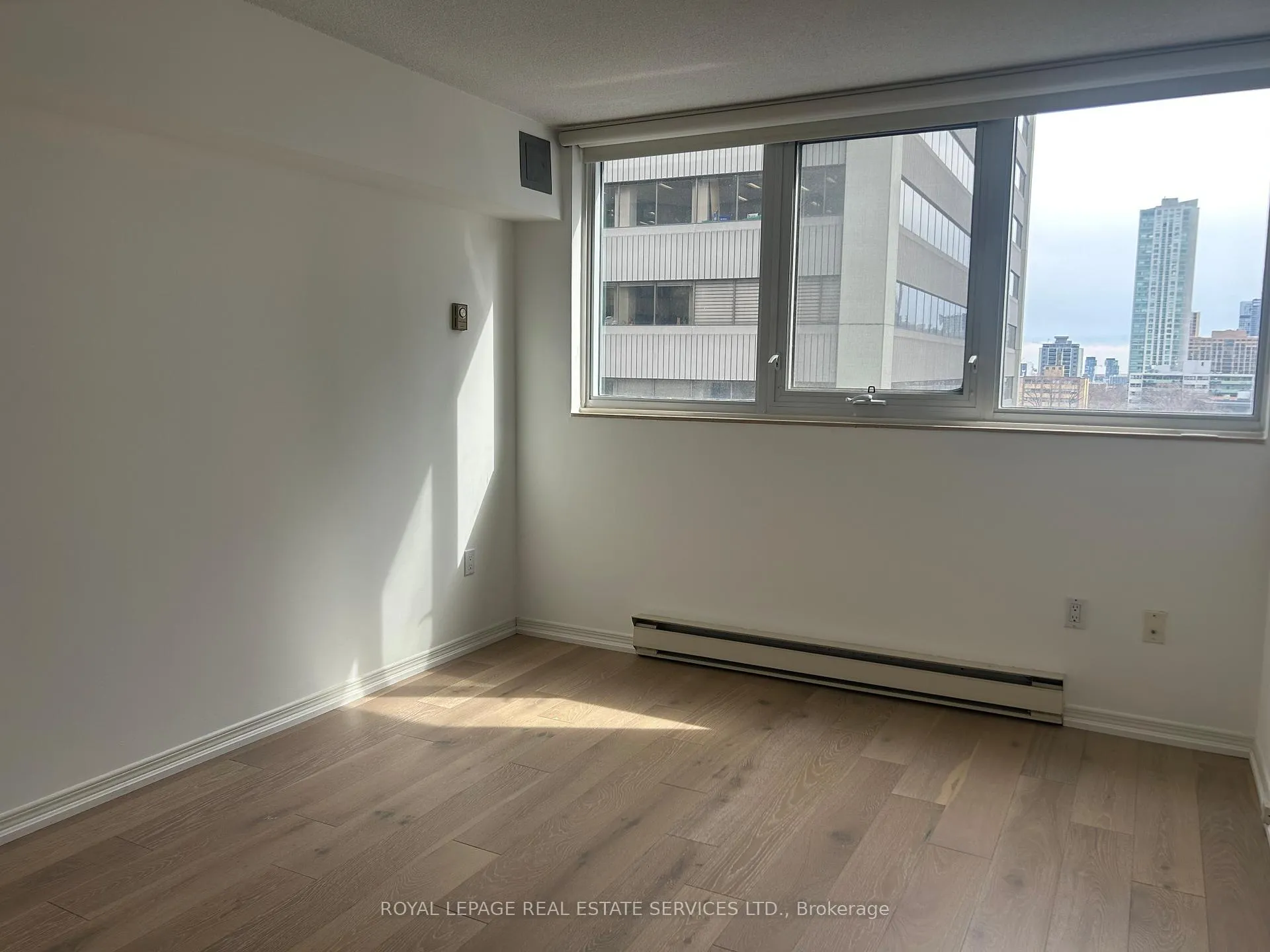 Photo 25 of Unit 901, 360 Bloor Street E, Toronto, Rosedale-Moore Park — HOMEH