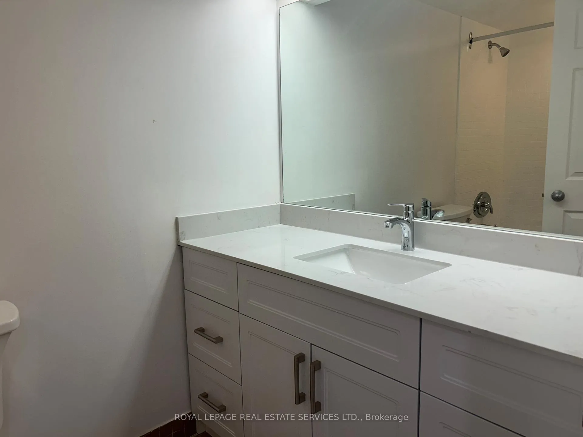 Photo 27 of Unit 901, 360 Bloor Street E, Toronto, Rosedale-Moore Park — HOMEH