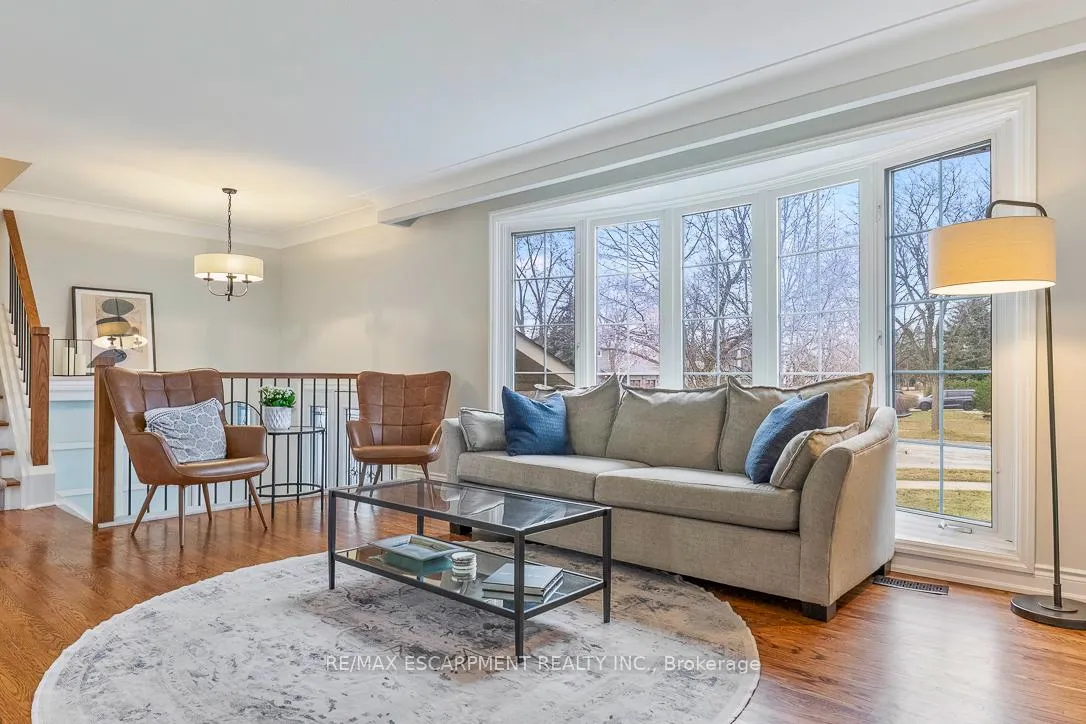 Photo 4 of 4507 Cosburn Crescent, Burlington, Shoreacres — HOMEH