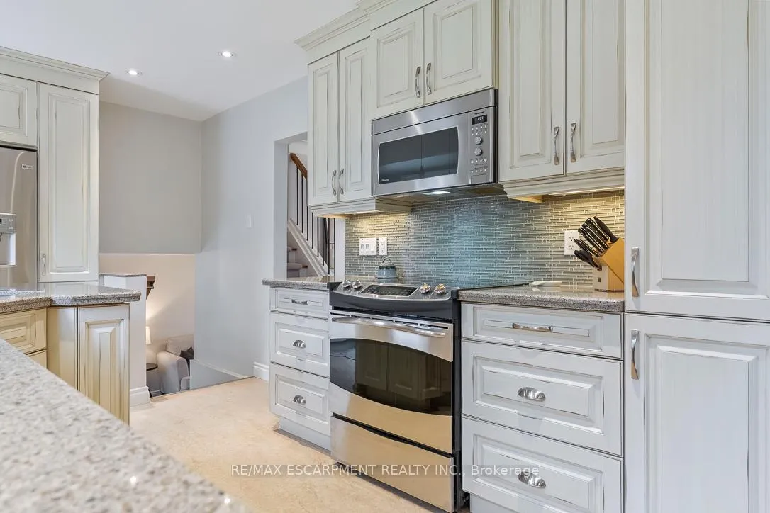 Photo 10 of 4507 Cosburn Crescent, Burlington, Shoreacres — HOMEH