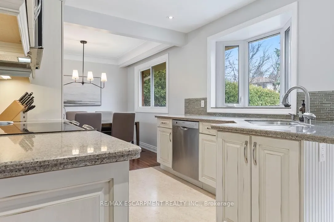 Photo 11 of 4507 Cosburn Crescent, Burlington, Shoreacres — HOMEH