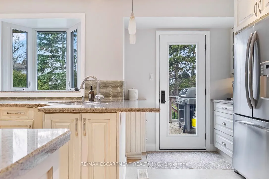 Photo 12 of 4507 Cosburn Crescent, Burlington, Shoreacres — HOMEH