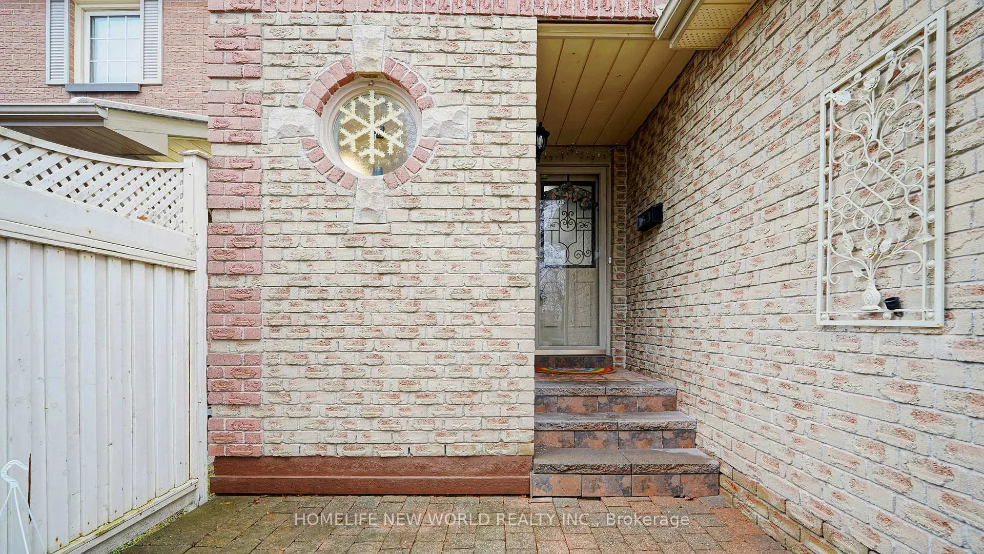 Photo 3 of 1608 Rawlings Drive, Pickering, Liverpool — HOMEH