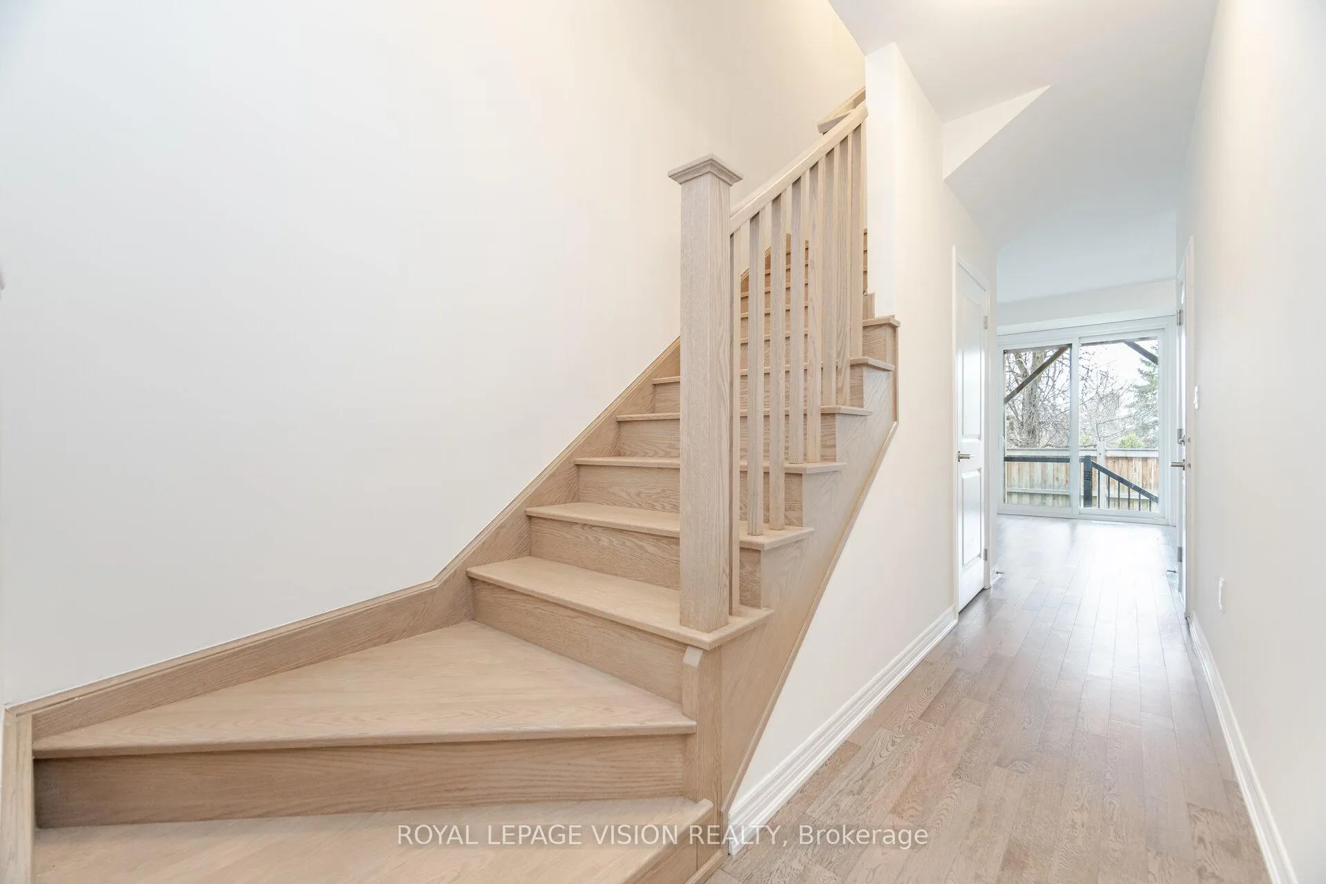 Photo 12 of 20 Folcroft Street, Brampton, Credit Valley — HOMEH