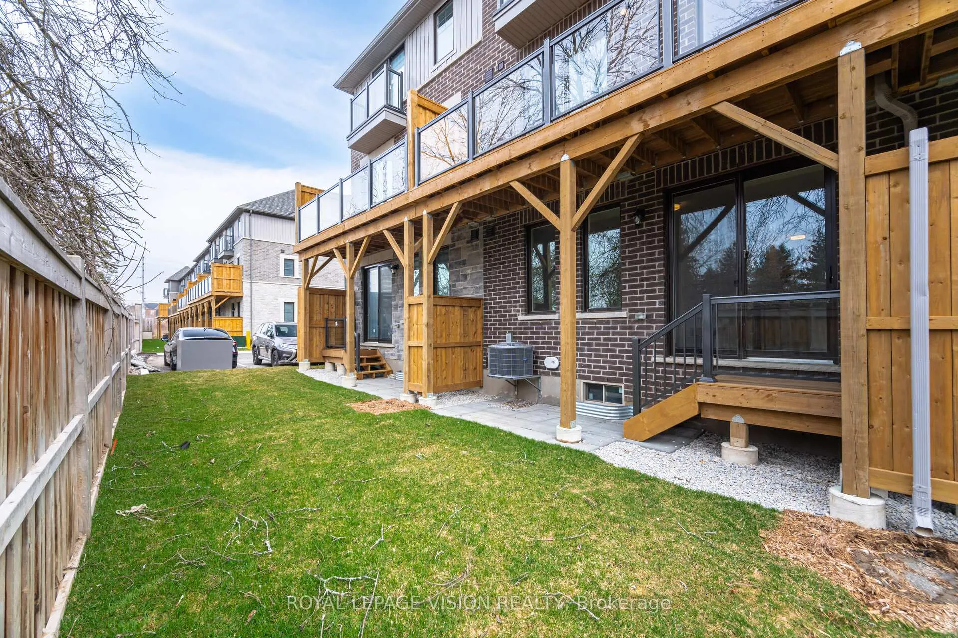 Photo 50 of 20 Folcroft Street, Brampton, Credit Valley — HOMEH