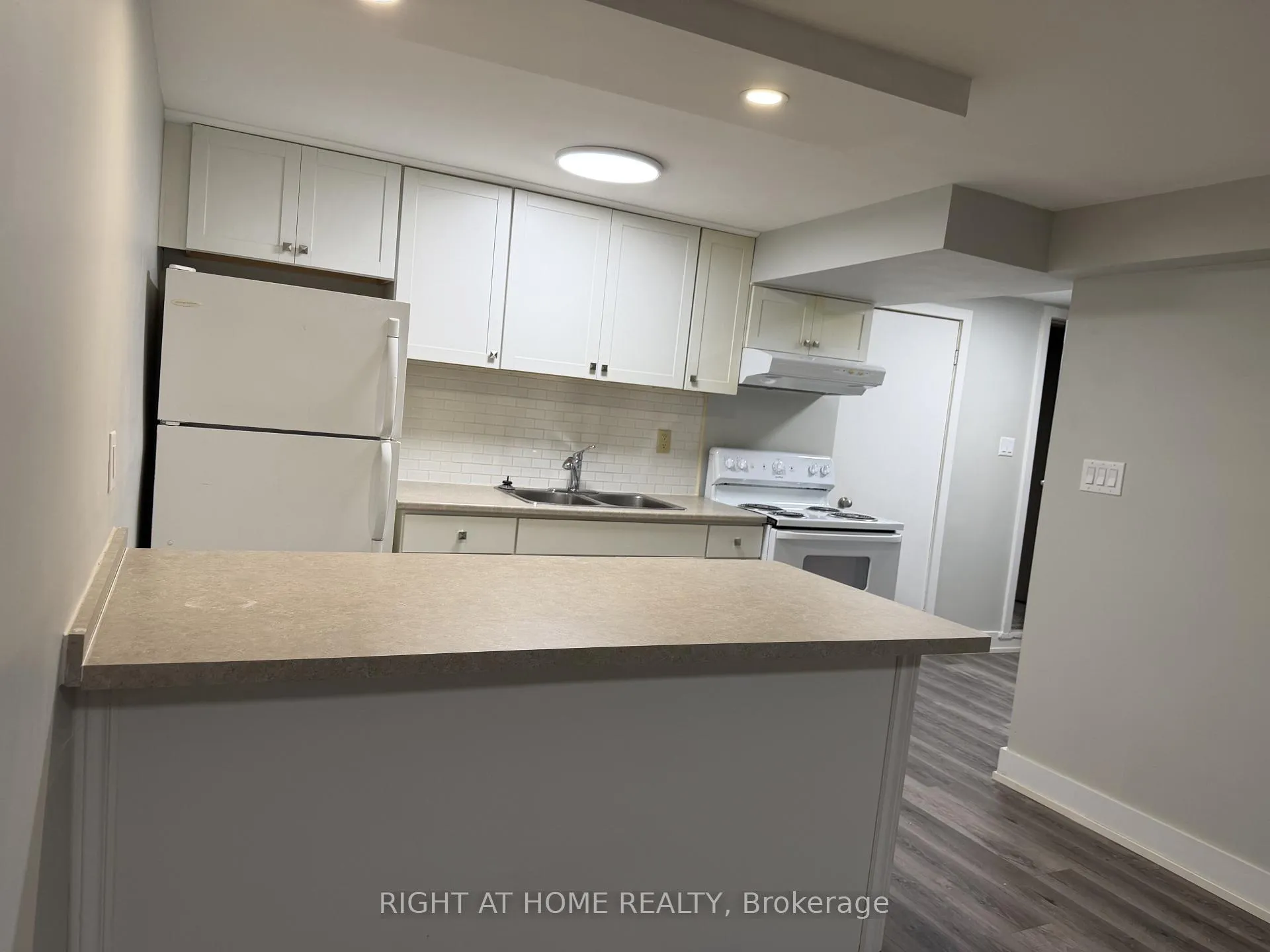 Photo 2 of Unit BSMT, 7 Carruthers Crescent, Barrie, Grove East — HOMEH